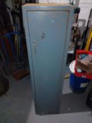 GUN CABINET, CAN TAKE UP TO SIX DOUBLE BARREL SHOTGUNS, APPROX 59" TALL x 15" x 10" *NO VAT*