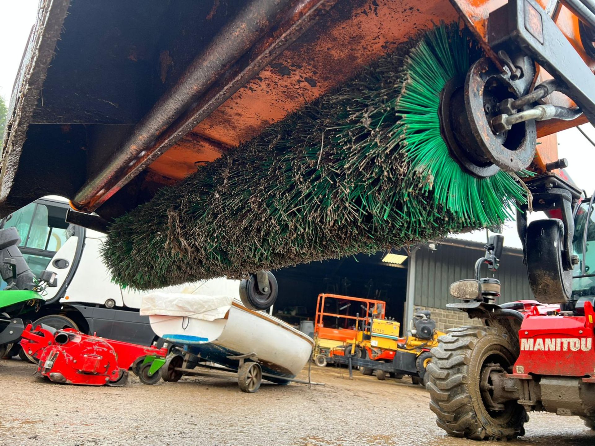 2007 BEMA DUAL SYSTEM 35 DIESEL SWEEPER BUCKET, RUNS AND WORKS, GOOD BRUSHES *PLUS VAT* - Image 15 of 15