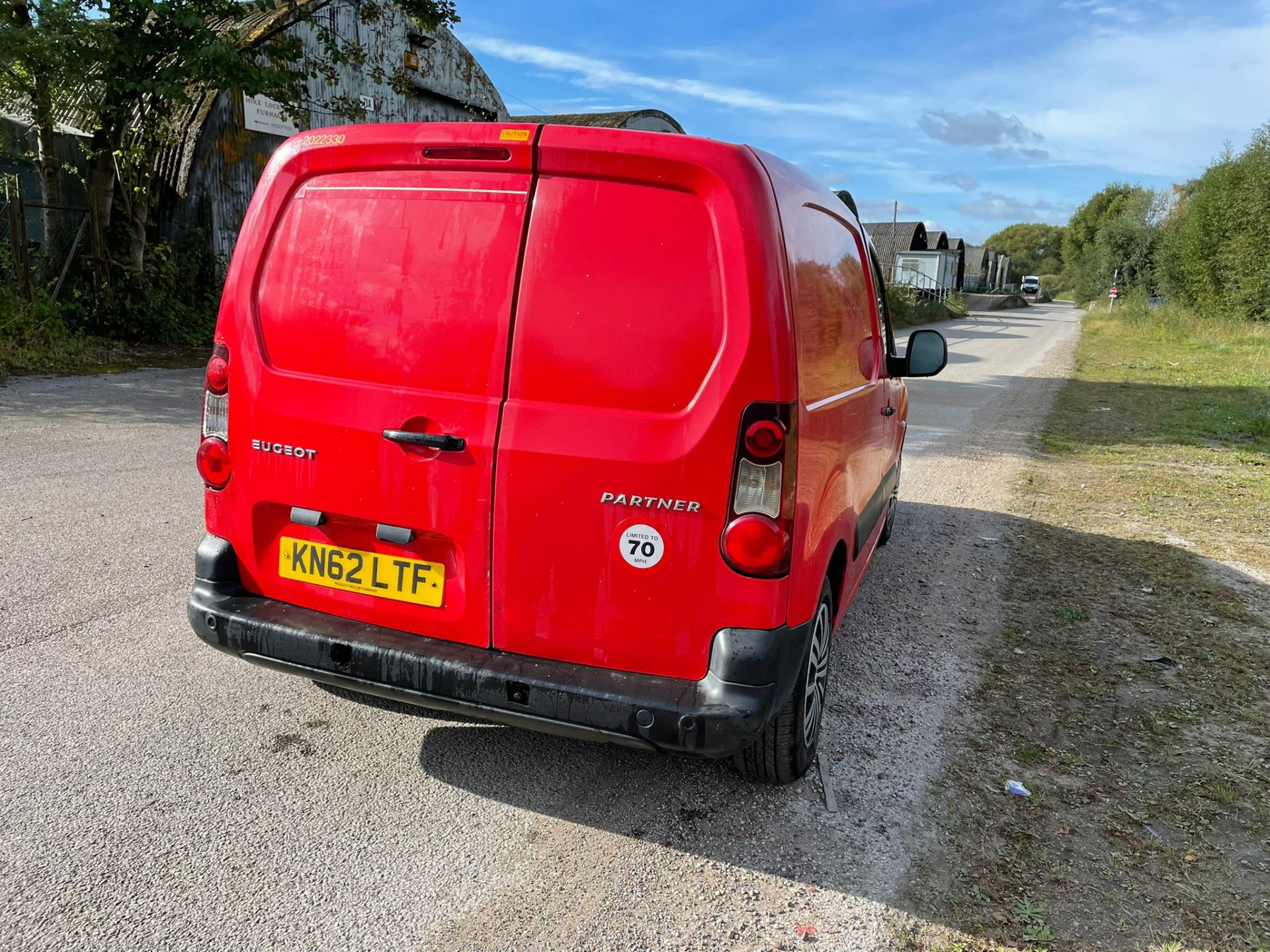 2012 PEUGEOT PARTNER 625 S L1 HDI RED PANEL VAN, 91,198 MILES, 1.6 DIESEL ENGINE *NO VAT* - Image 8 of 18