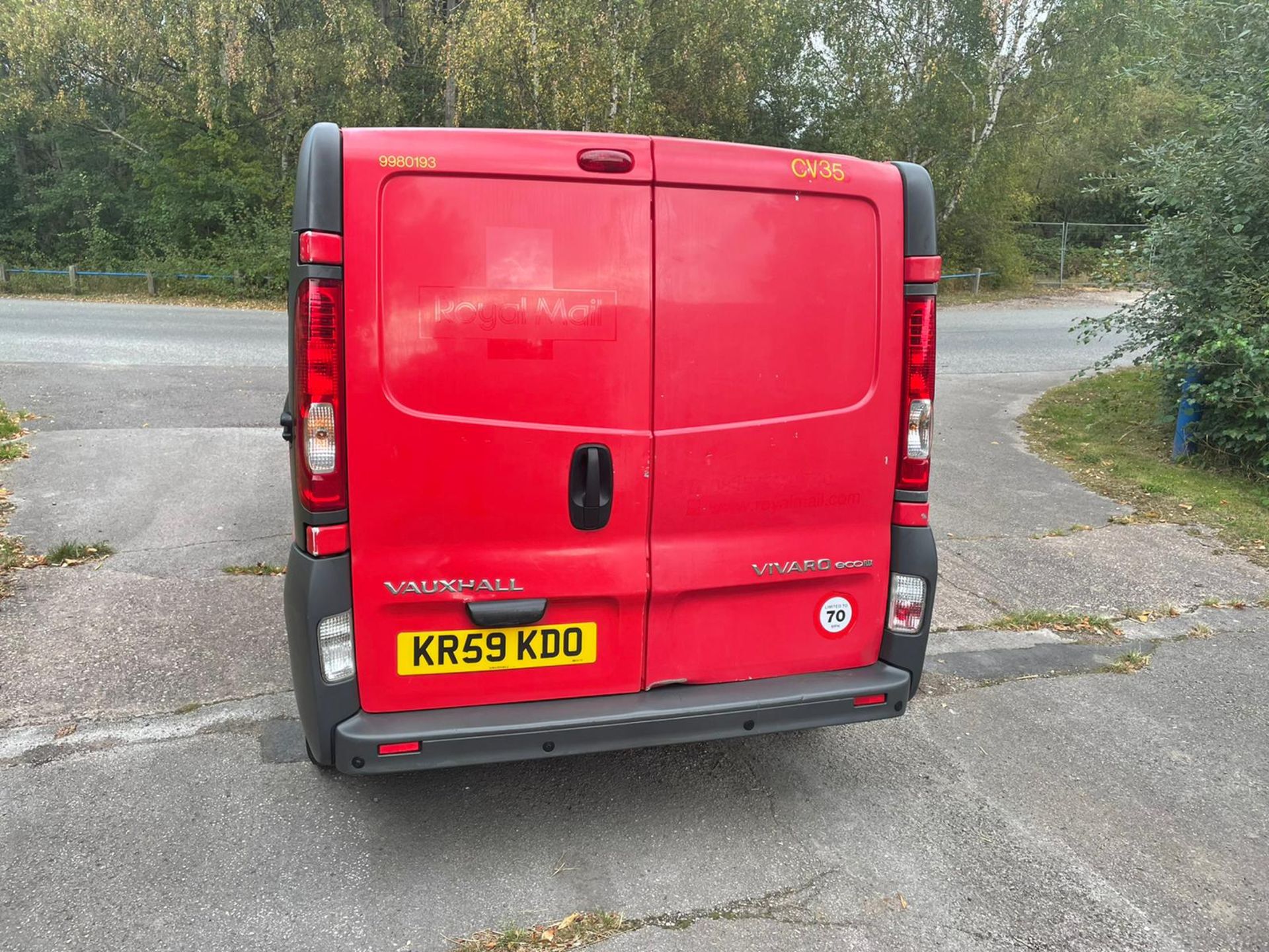 2009 VAUXHALL VIVARO 2700 CDTI SWB RED PANEL VAN, 2.0 DIESEL ENGINE, 125,530 MILES *NO VAT* - Image 5 of 19