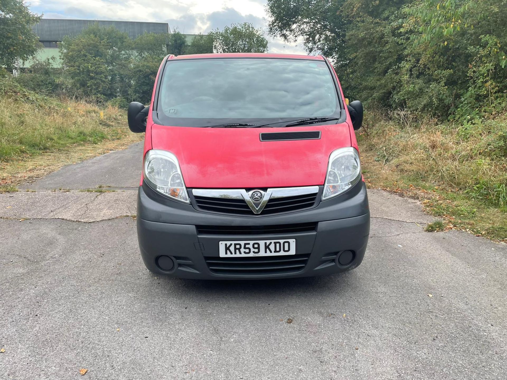 2009 VAUXHALL VIVARO 2700 CDTI SWB RED PANEL VAN, 2.0 DIESEL ENGINE, 125,530 MILES *NO VAT* - Image 2 of 19