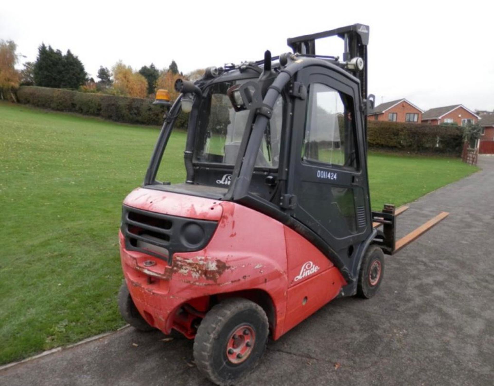 LINDE H20D 2 TON DIESEL FORKLIFT, RUNS DRIVES AND LIFTS, FULLY CABBED, NICE TIDY CAB *PLUS VAT* - Image 3 of 6