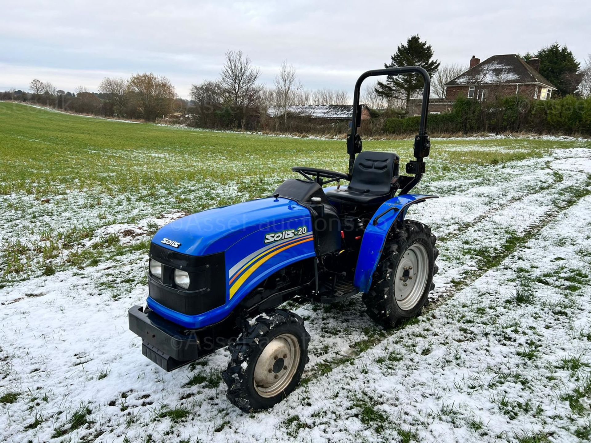 2016 SOLIS 20 4WD COMPACT TRACTOR, RUNS DRIVES AND WORKS, SHOWING A LOW AND GENUINE 1246 HOURS - Image 3 of 13