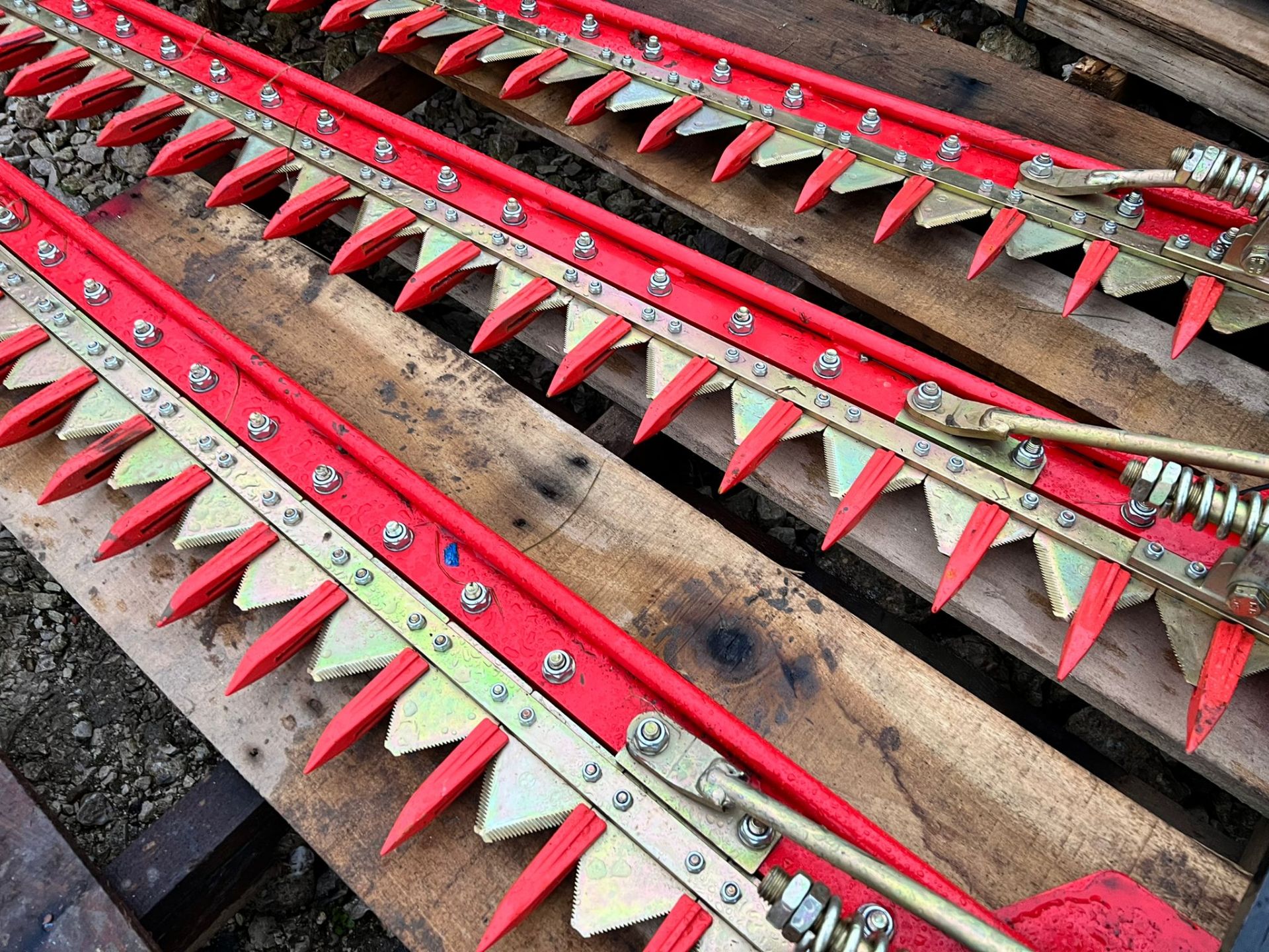 NEW AND UNUSED 1.8 METRE KUBOTA ORANGE HEDGE CUTTER / TRIMMERS, CUITABLE FOR 1-3 TON DIGGER - Image 8 of 9