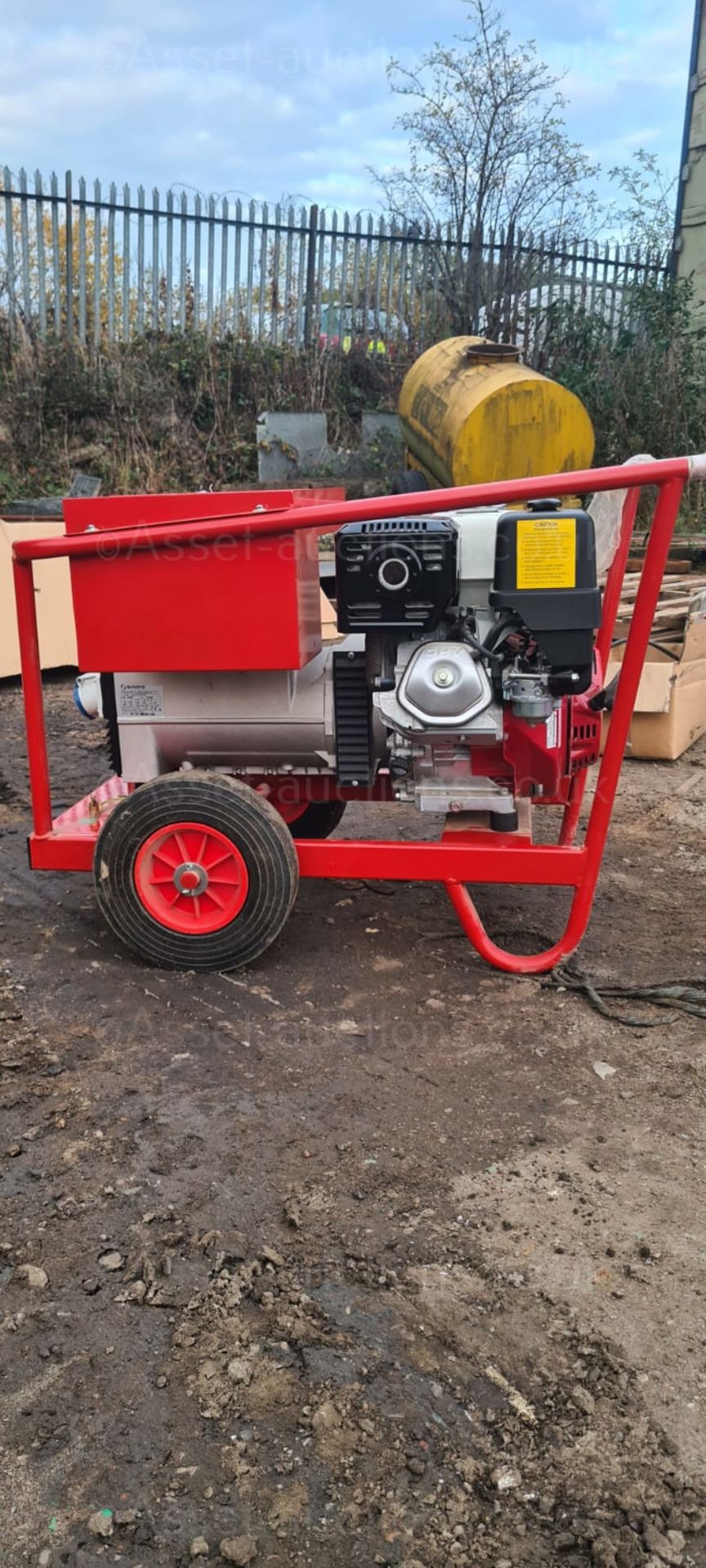 HONDA GX390 PETROL WELDER, 7KvA 200 AMP, 110v OR 240v, IN WORKING ORDER, YEAR 2018 *PLUS VAT* - Image 2 of 8