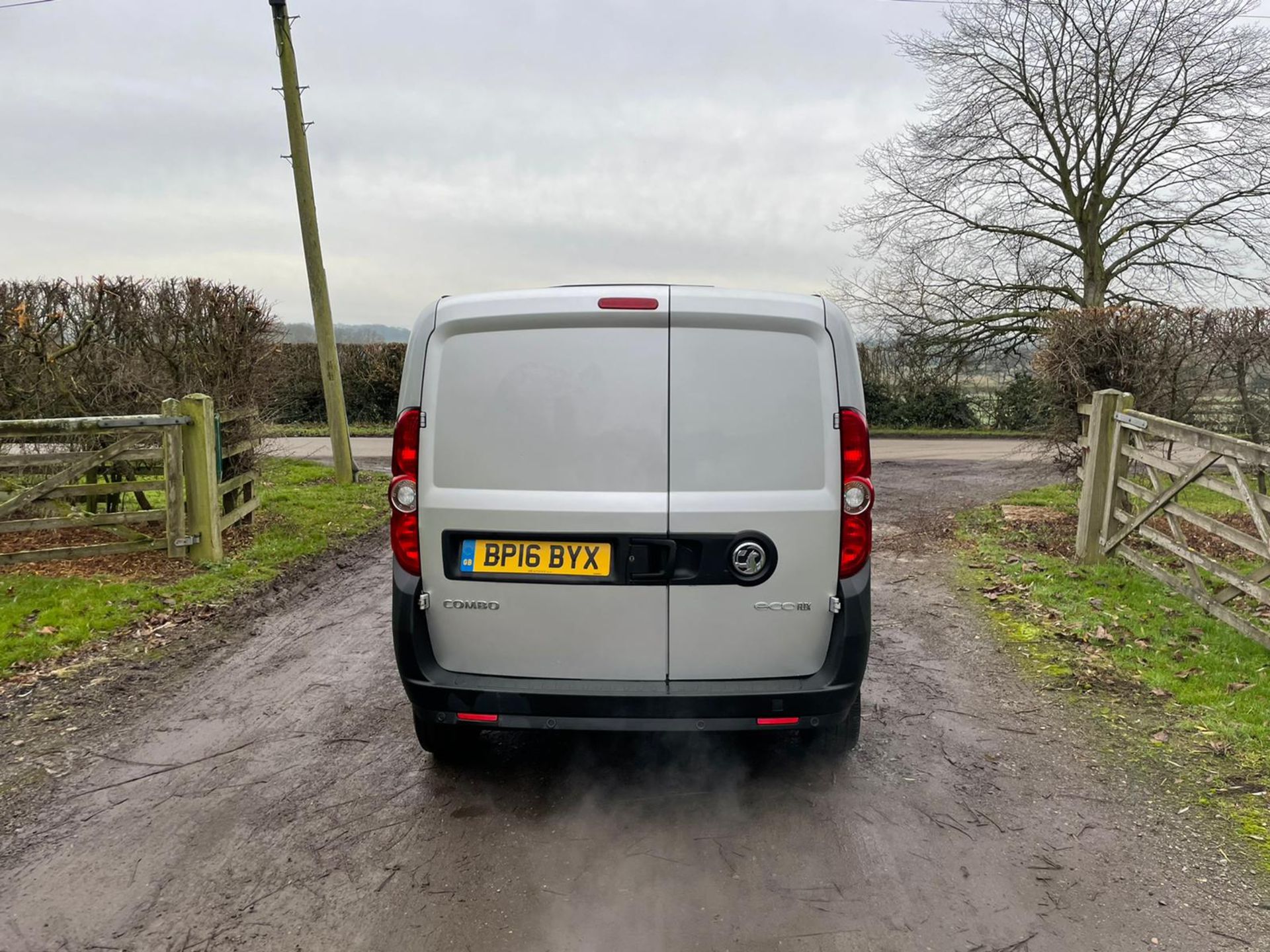 2016 VAUXHALL COMBO 2000 L1H1 CDTI SS E-FLEX SILVER PANEL VAN, 105,312 MILES *PLUS VAT* - Image 6 of 12