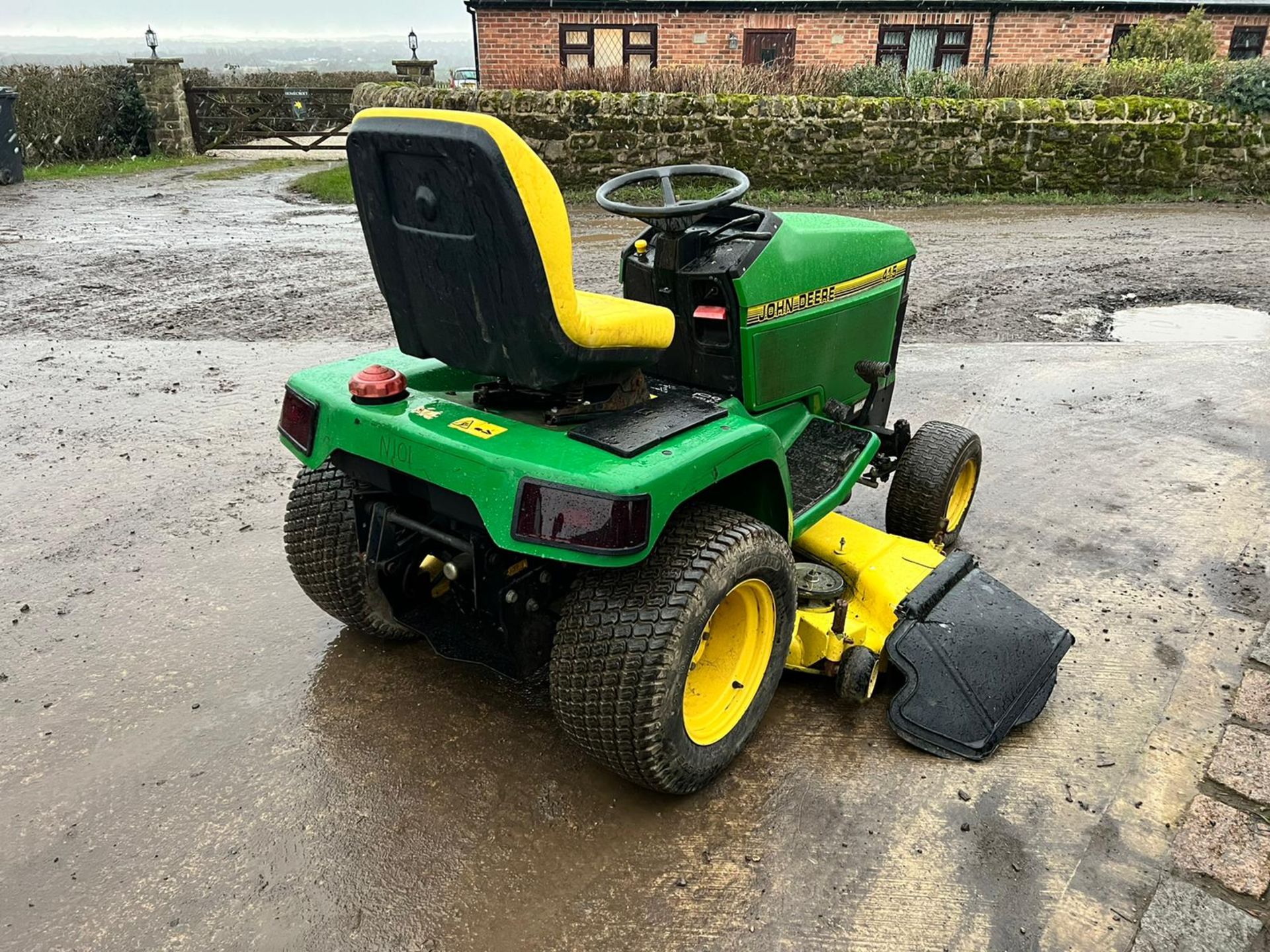 JOHN DEERE 415 COMPACT TRACTOR / RIDE ON MOWER, RUNS DRIVES AND CUTS, 1129 HOURS *PLUS VAT* - Image 5 of 8