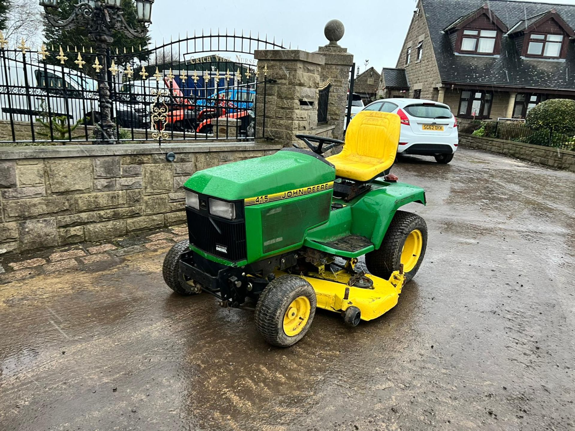 JOHN DEERE 415 COMPACT TRACTOR / RIDE ON MOWER, RUNS DRIVES AND CUTS, 1129 HOURS *PLUS VAT* - Image 2 of 8