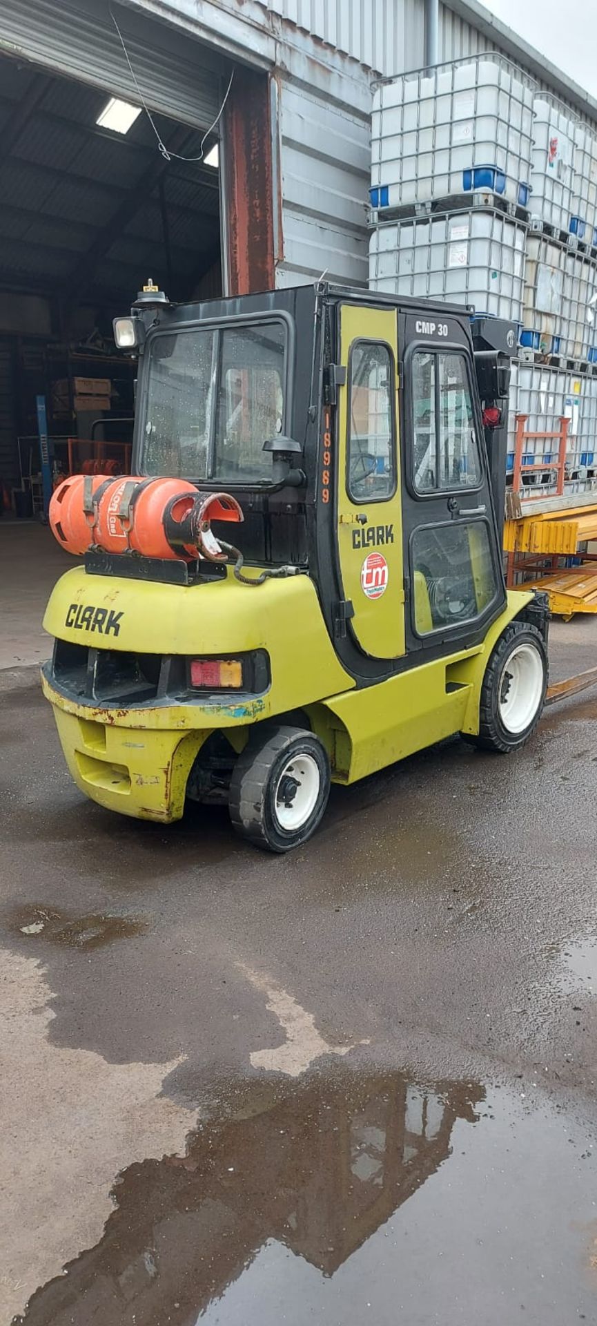 3 TON CLARK CMP30 FORKLIFT, 7031 HOURS, GAS BOTTLE NOT INCLUDED *PLUS VAT* - Image 5 of 9