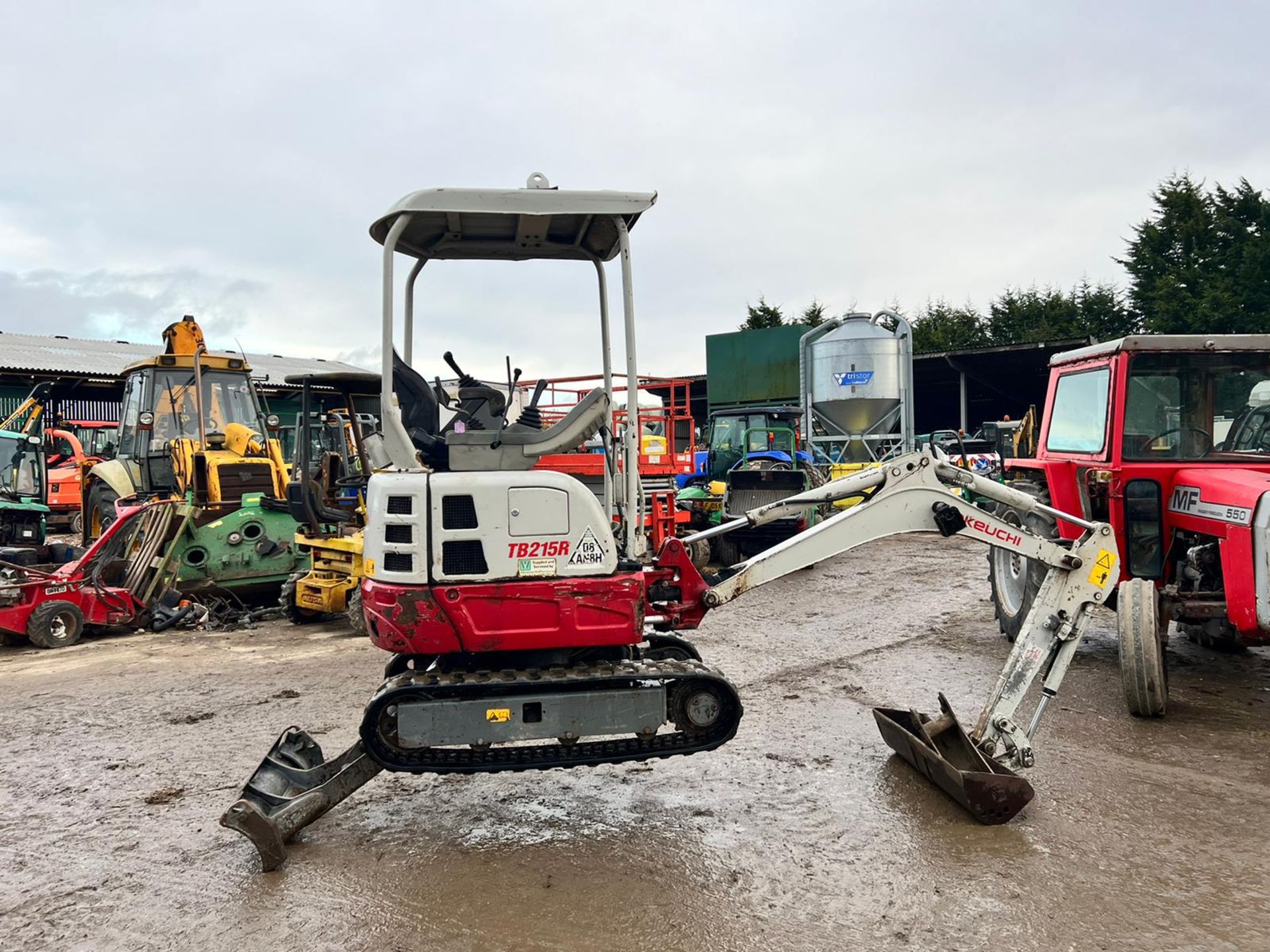 2015 TAKEUCHI TB215R 1.5 TON MINI DIGGER, RUNS DRIVES AND WORKS, 2 BUCKETS *PLUS VAT* - Image 5 of 22