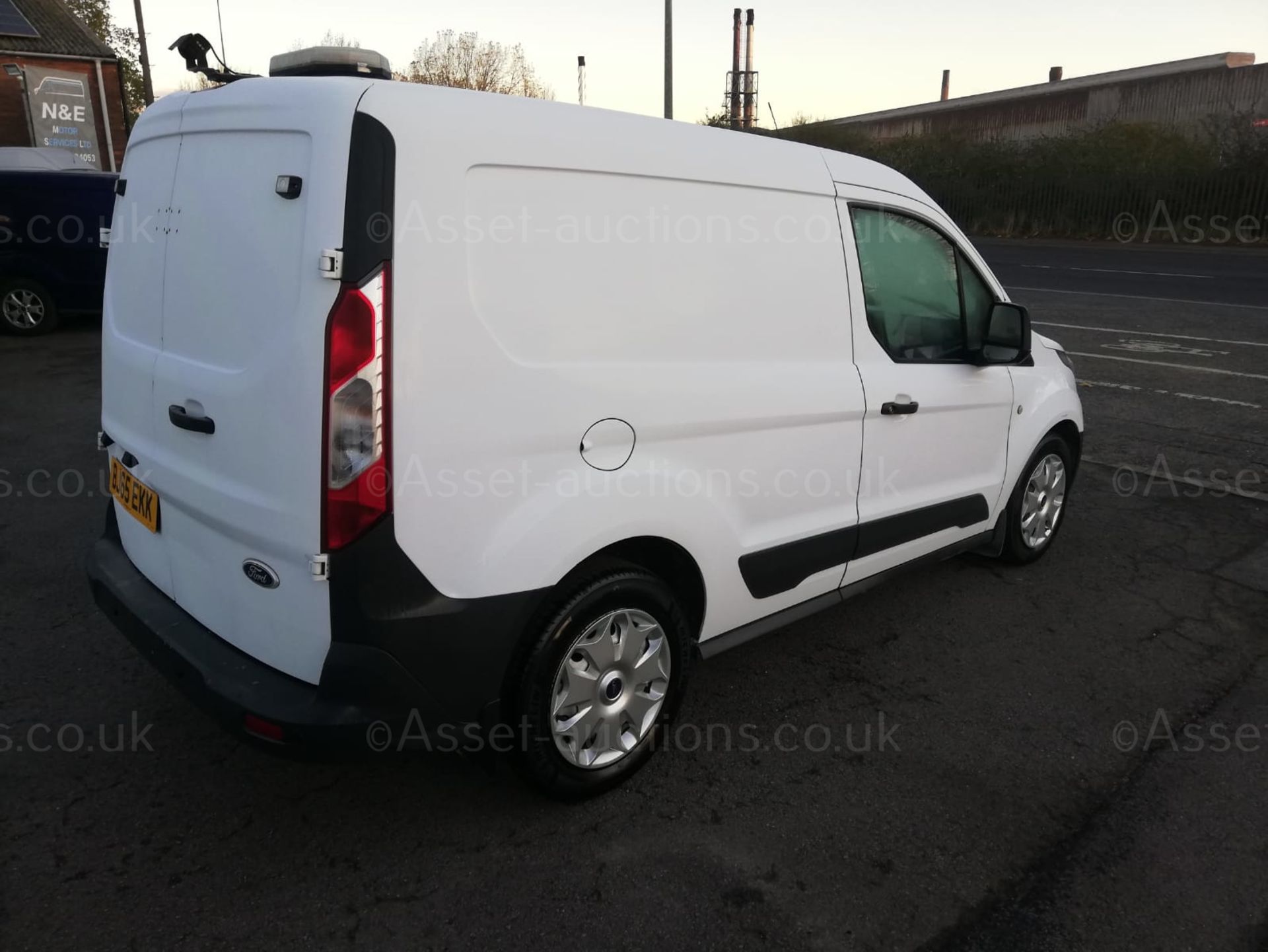 2015/65 FORD TRANSIT CONNECT 200 ECONETIC WHITE PANEL VAN, 132K MILES, 1.5 DIESEL *PLUS VAT* - Image 7 of 9