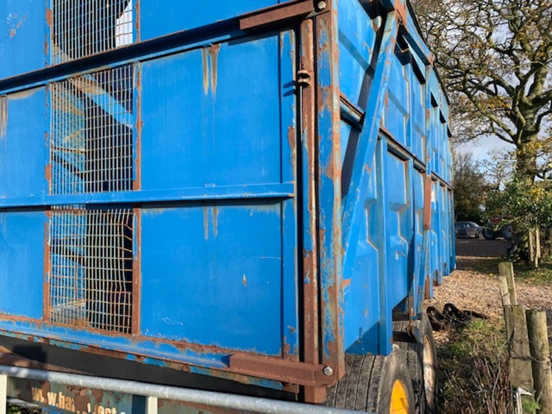 WEST 12 TON TWIN AXLE TIPPING TRAILER, SPRUNG DRAWBAR, BRAKES AND LIGHTS, GOOD BODY *PLUS VAT* - Image 4 of 5