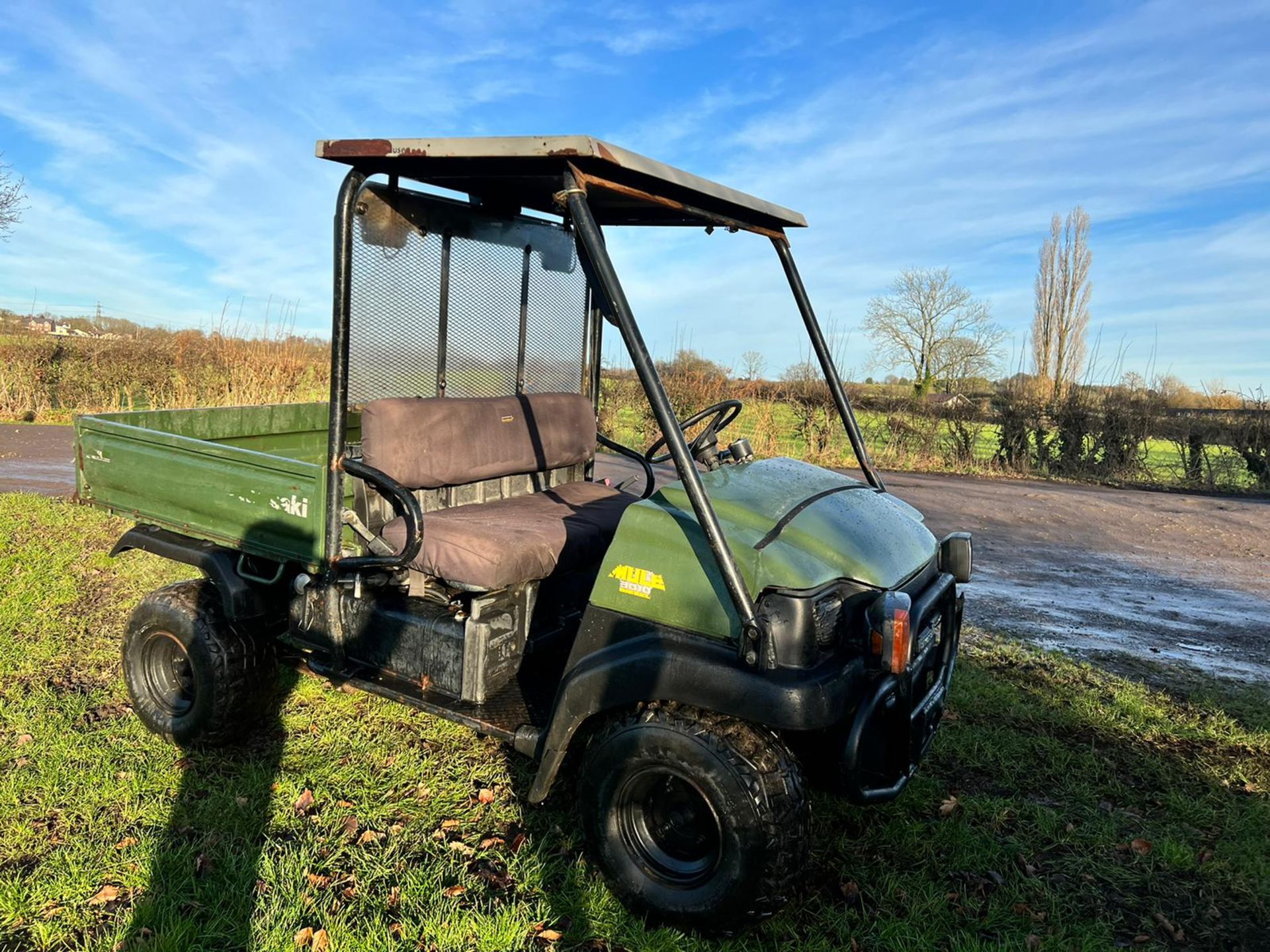 KAWASAKI MULE 3010 4WD BUGGI, RUNS AND DRIVES, SHOWING A LOW 2256 HOURS, ROAD REGISTERED *PLUS VAT*