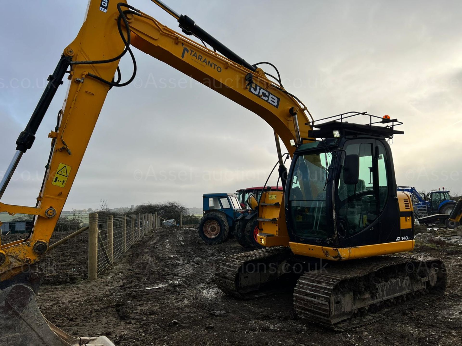 2008 JCB JZ140LC 15 TON STEEL TRACKED EXCAVATOR, RUNS DRIVES AND DIGS, SHOWING 9815 HOURS *PLUS VAT* - Image 2 of 30