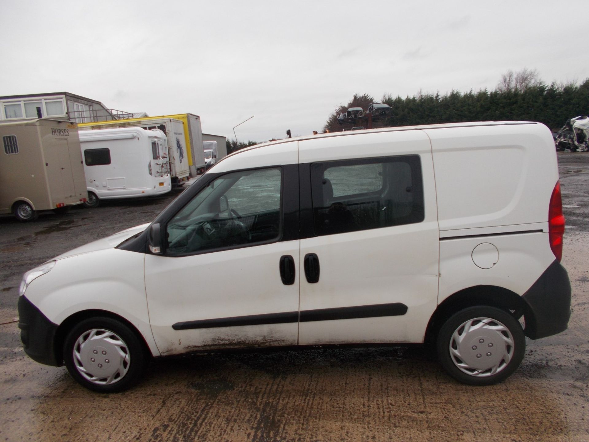 2016 VAUXHALL COMBO 2300 L1H1 CDTI SS E-FLEX WHITE CREW VAN, 56K MILES, REAR SEATS *PLUS VAT* - Image 4 of 18