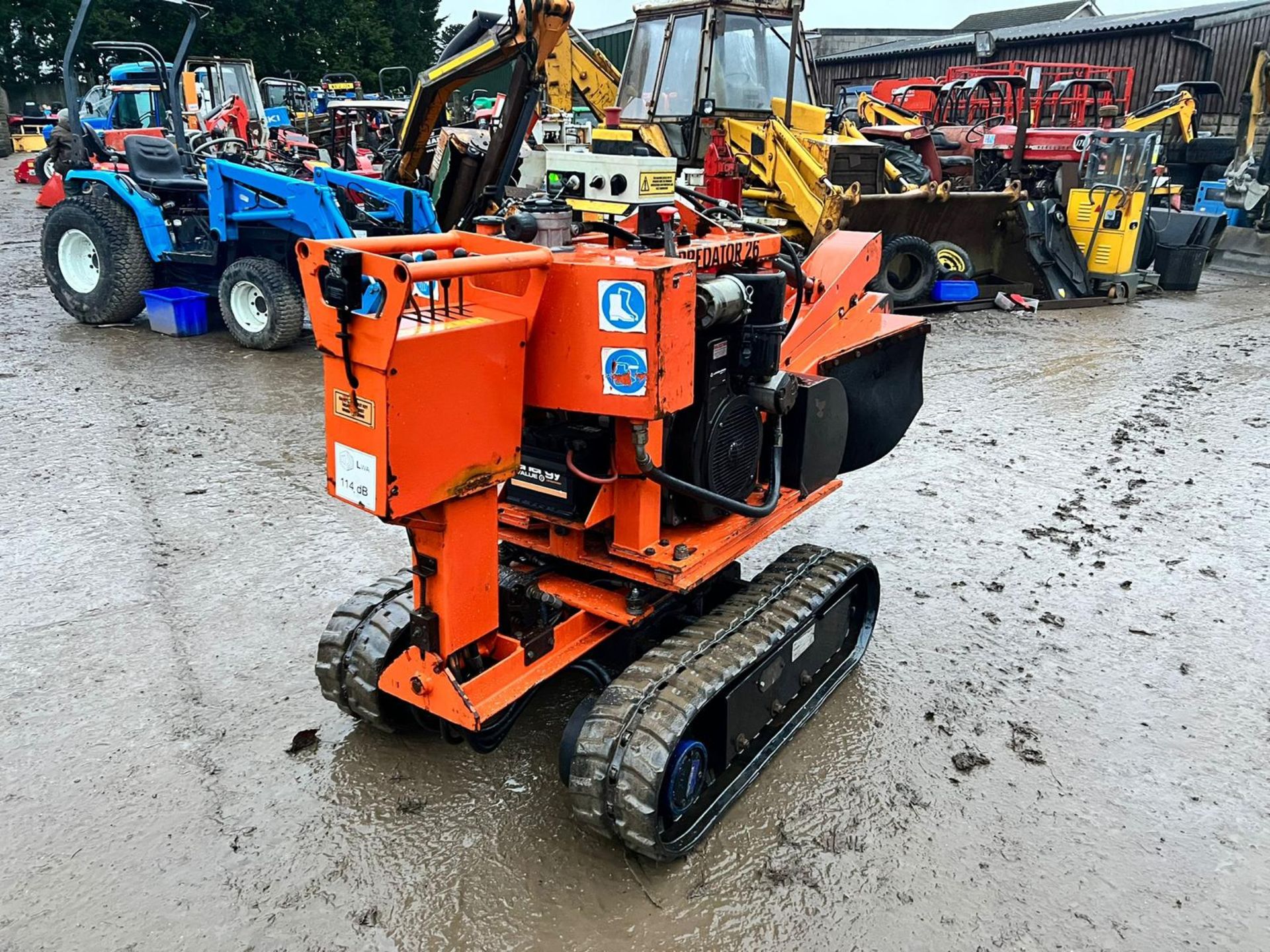 PREDATOR P26 TRACKED STUMP GRINDER, RUNS DRIVES AND WORKS, SWING SLEW - LEFT AND RIGHT *PLUS VAT* - Image 6 of 21