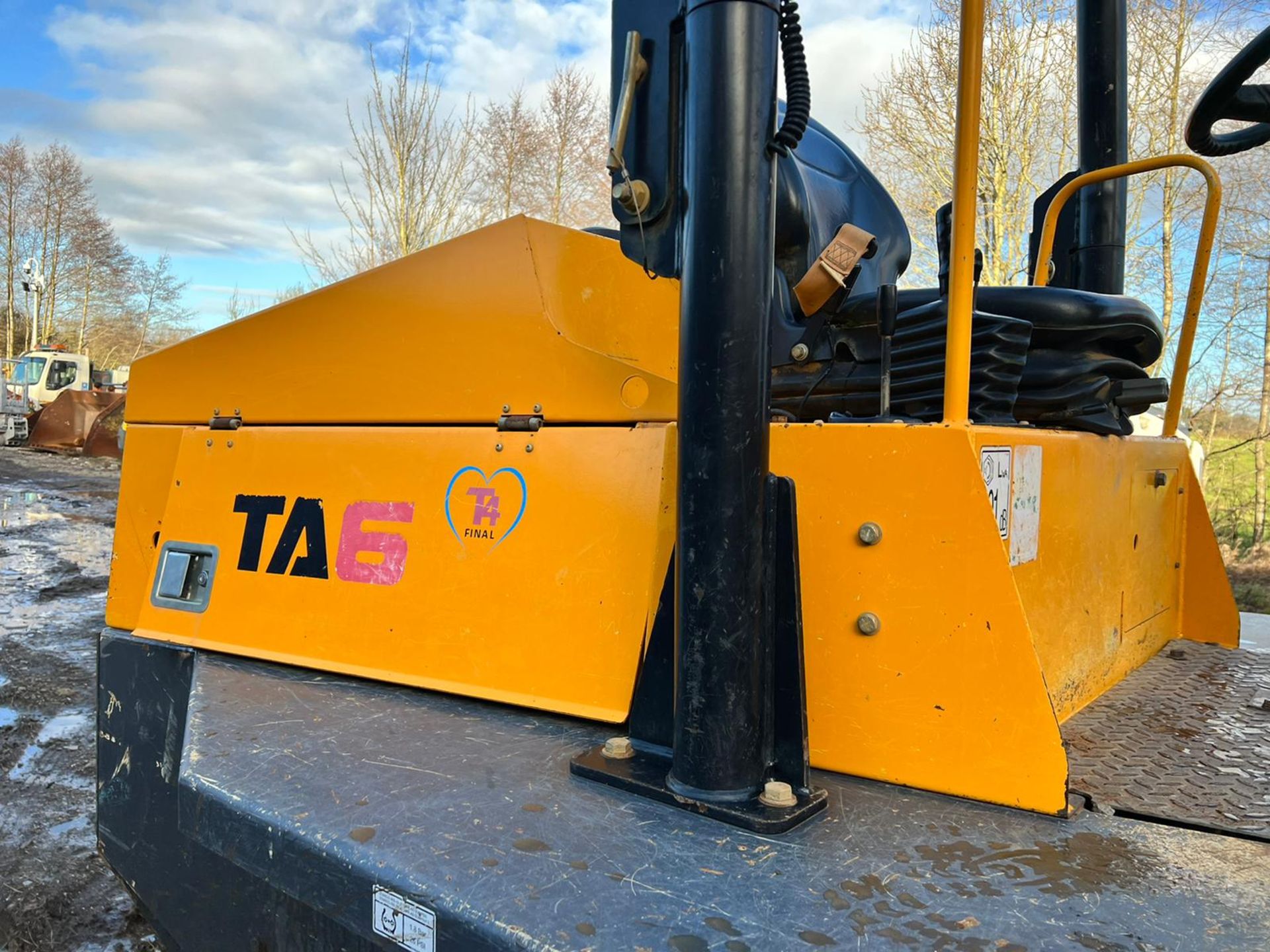 2017 MECALAC TA6 4WD 6 TON DUMPER, RUSN DRIVES AND TIPS, SHOWING A LOW 1273 HOURS *PLUS VAT* - Image 10 of 12