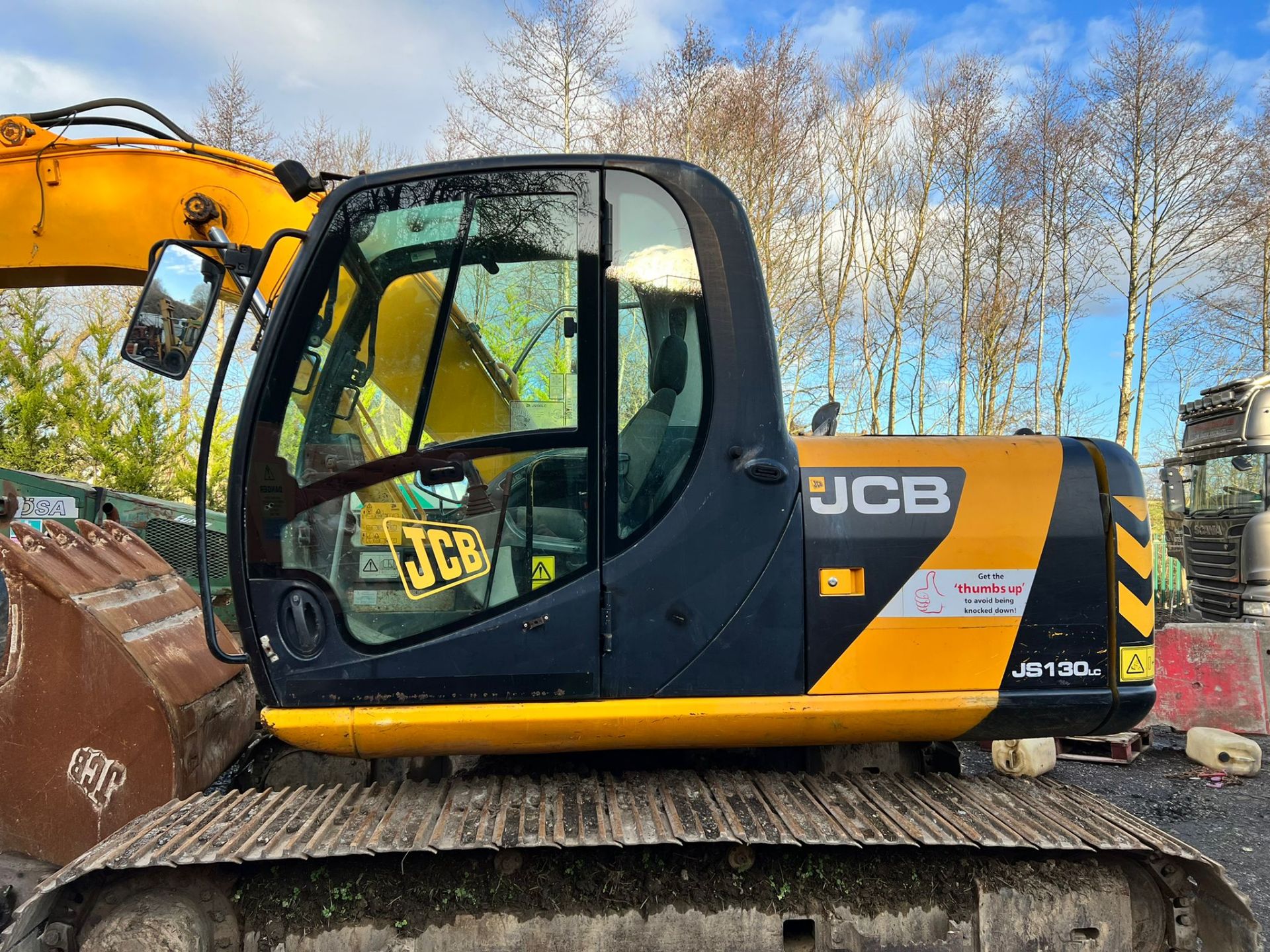 2007 JCB JS130LC 13 TON EXCAVATOR, RUNS DRIVES AND DIGS, SHOWING A LOW AND GENUINE 7787 HOURS - Image 5 of 14