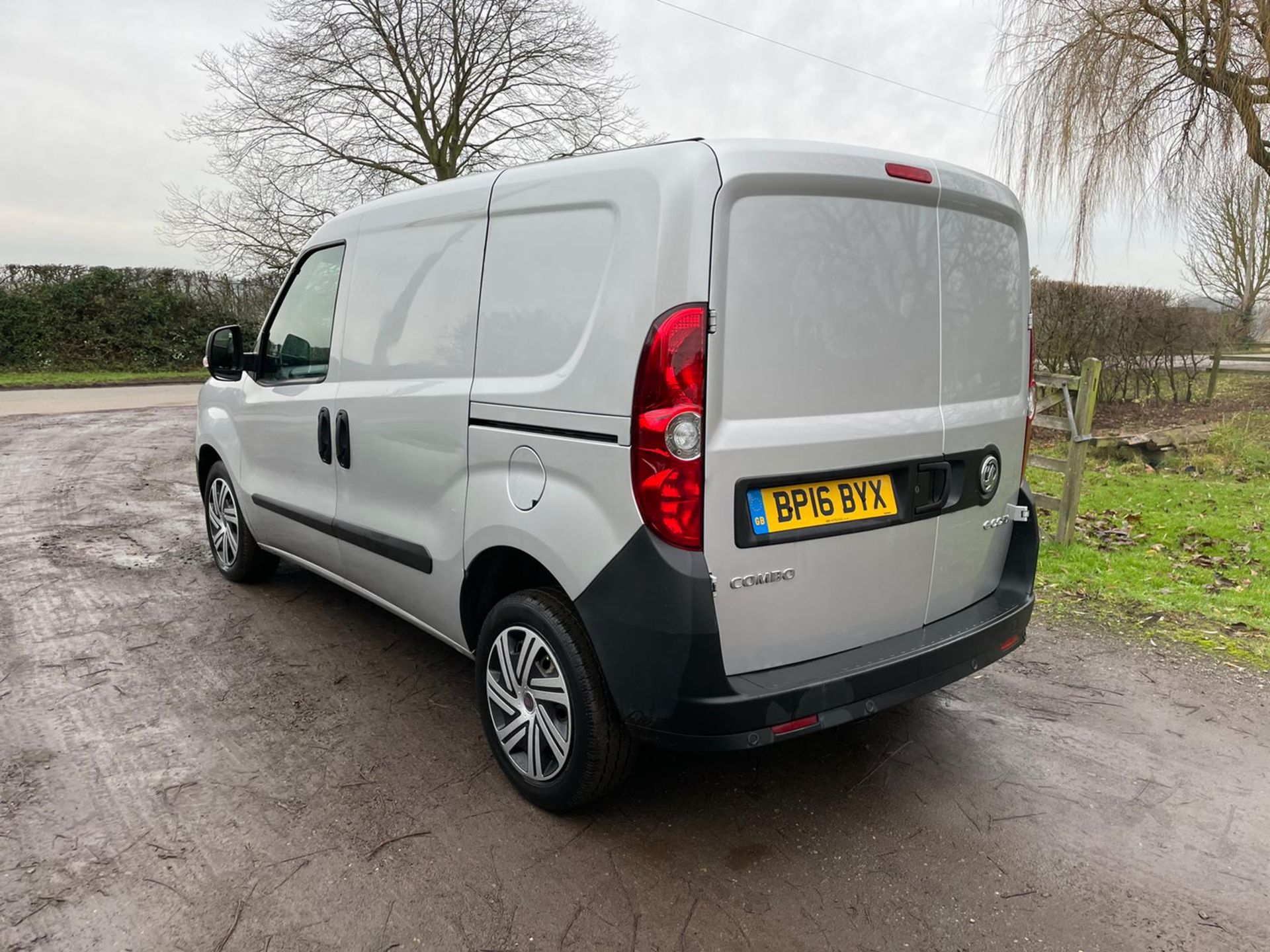 2016 VAUXHALL COMBO 2000 L1H1 CDTI SS E-FLEX SILVER PANEL VAN, 105,312 MILES *PLUS VAT* - Image 5 of 12