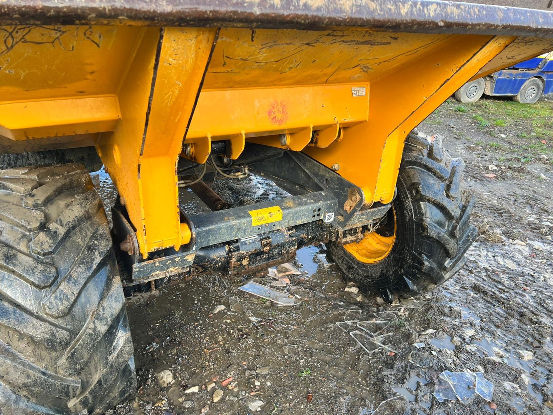 2017 MECALAC TA6 4WD 6 TON DUMPER, RUSN DRIVES AND TIPS, SHOWING A LOW 1273 HOURS *PLUS VAT* - Image 7 of 12