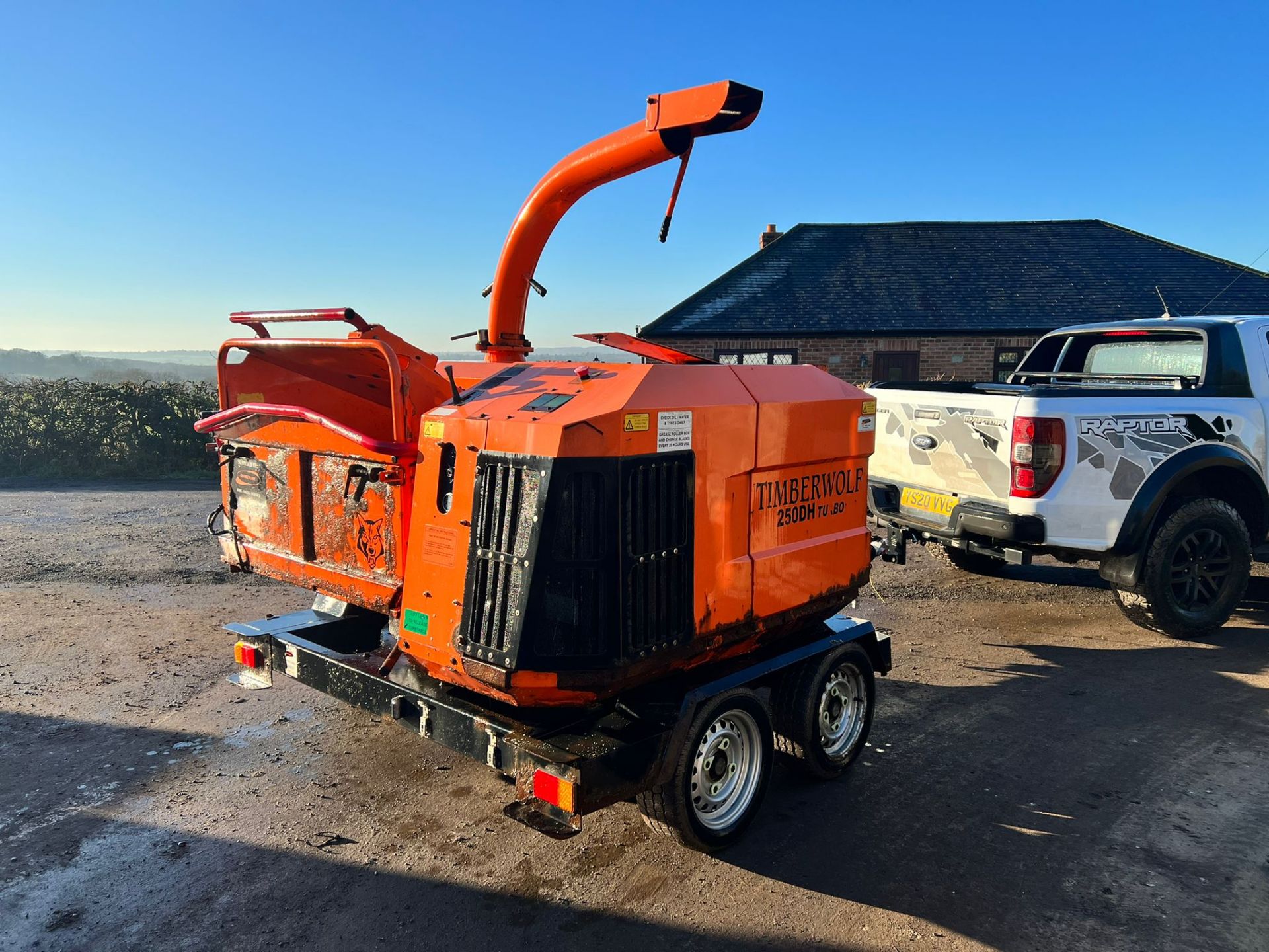 2010 TIMBERWOLF 250DH TURBO TURNTABLE TWIN AXLE WOOD CHIPPER, SHOWING A LOW 1462 HOURS *PLUS VAT* - Image 5 of 16