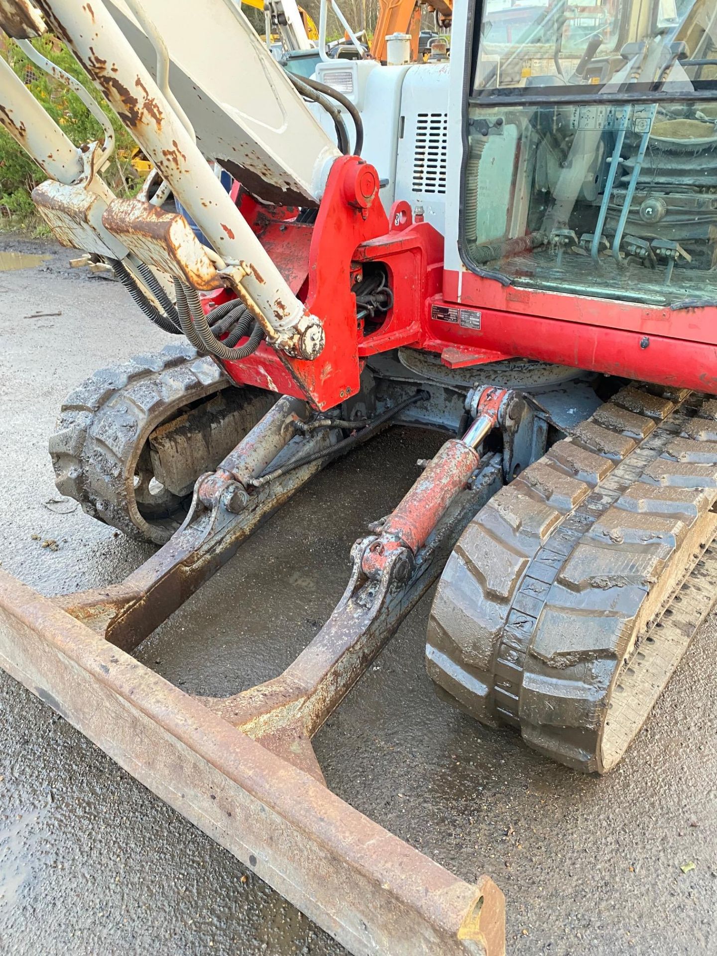 99 TAKEUCHI TB070 TON EXCAVATOR, 4500 HOURS, RECENT NEW TRACKS, STARTS AND RUNS WELL *PLUS VAT* - Image 7 of 7