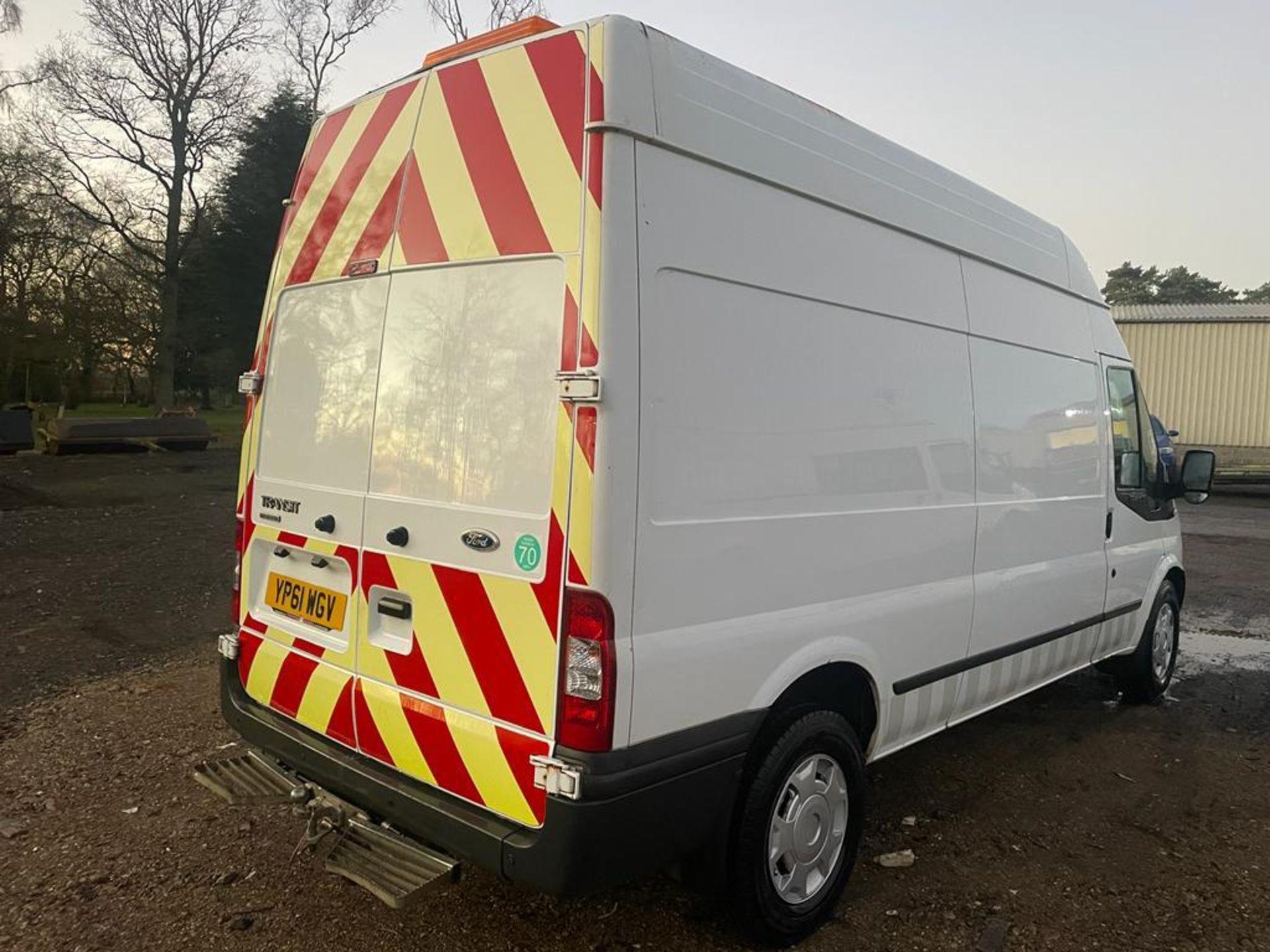 2011/61 FORD TRANSIT 125 T350 TREND FWD LWB HIGH TOP PANEL VAN, 92K MILES, REAR HIAB CRANE FITTED - Image 7 of 12