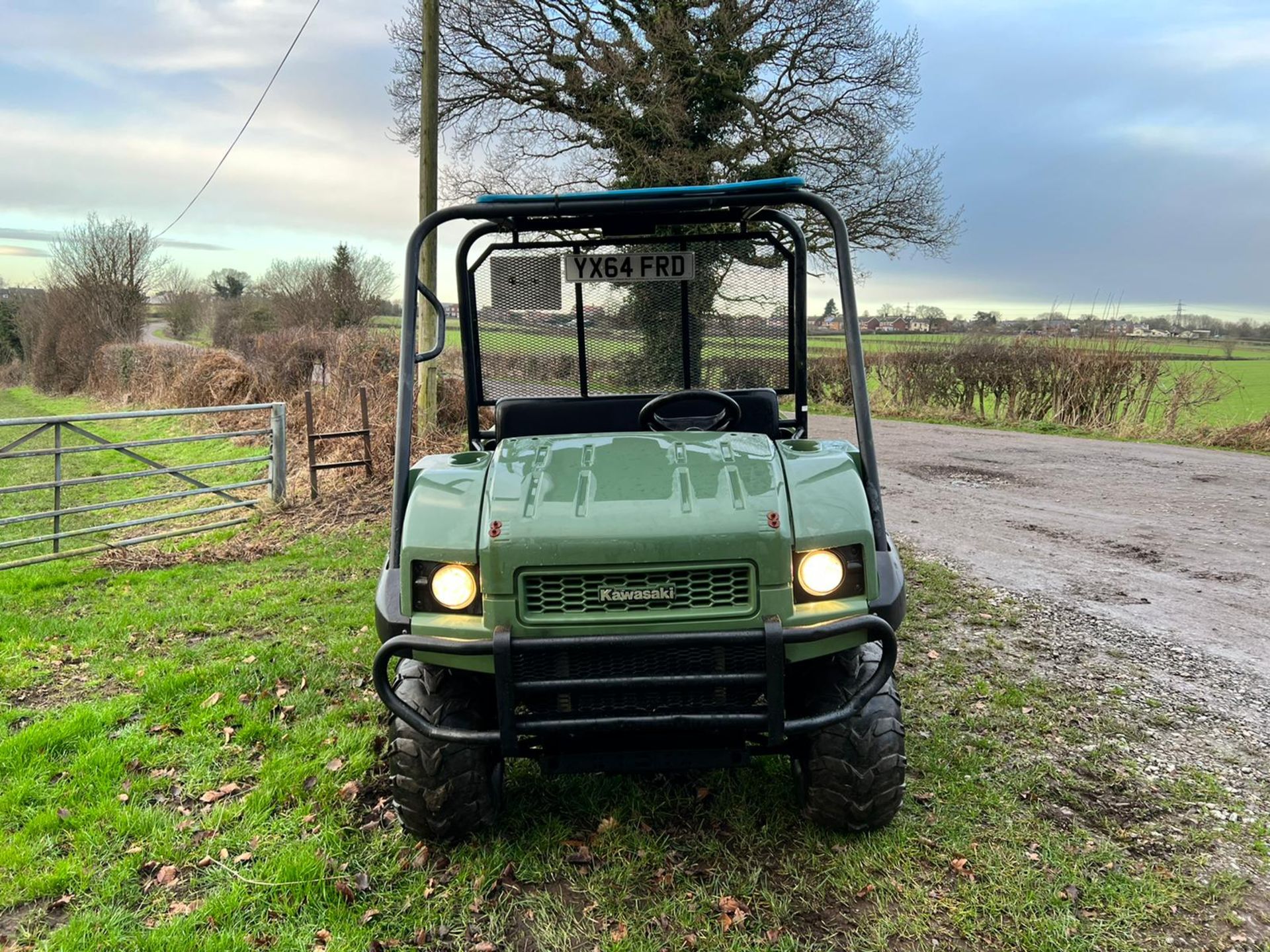 2014/64 KAWASAKI MULE 4010 4WD BUGGI, RUNS AND DRIVES, SHOWING A LOW 2978 HOURS *PLUS VAT* - Image 2 of 14