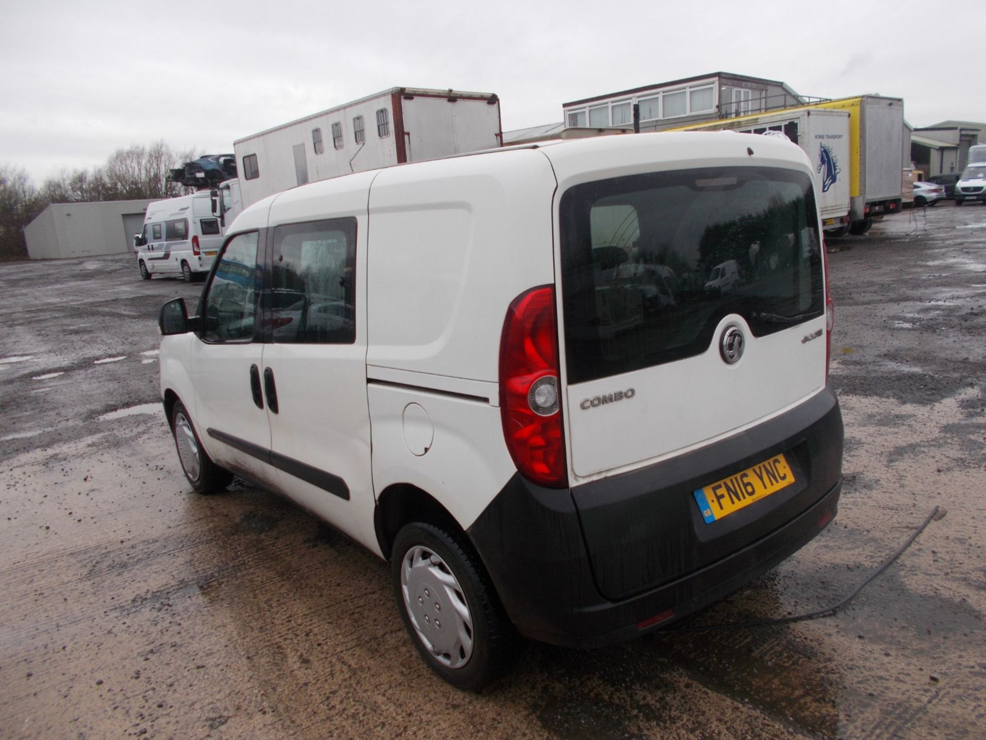 2016 VAUXHALL COMBO 2300 L1H1 CDTI SS E-FLEX WHITE CREW VAN, 56K MILES, REAR SEATS *PLUS VAT* - Image 5 of 18