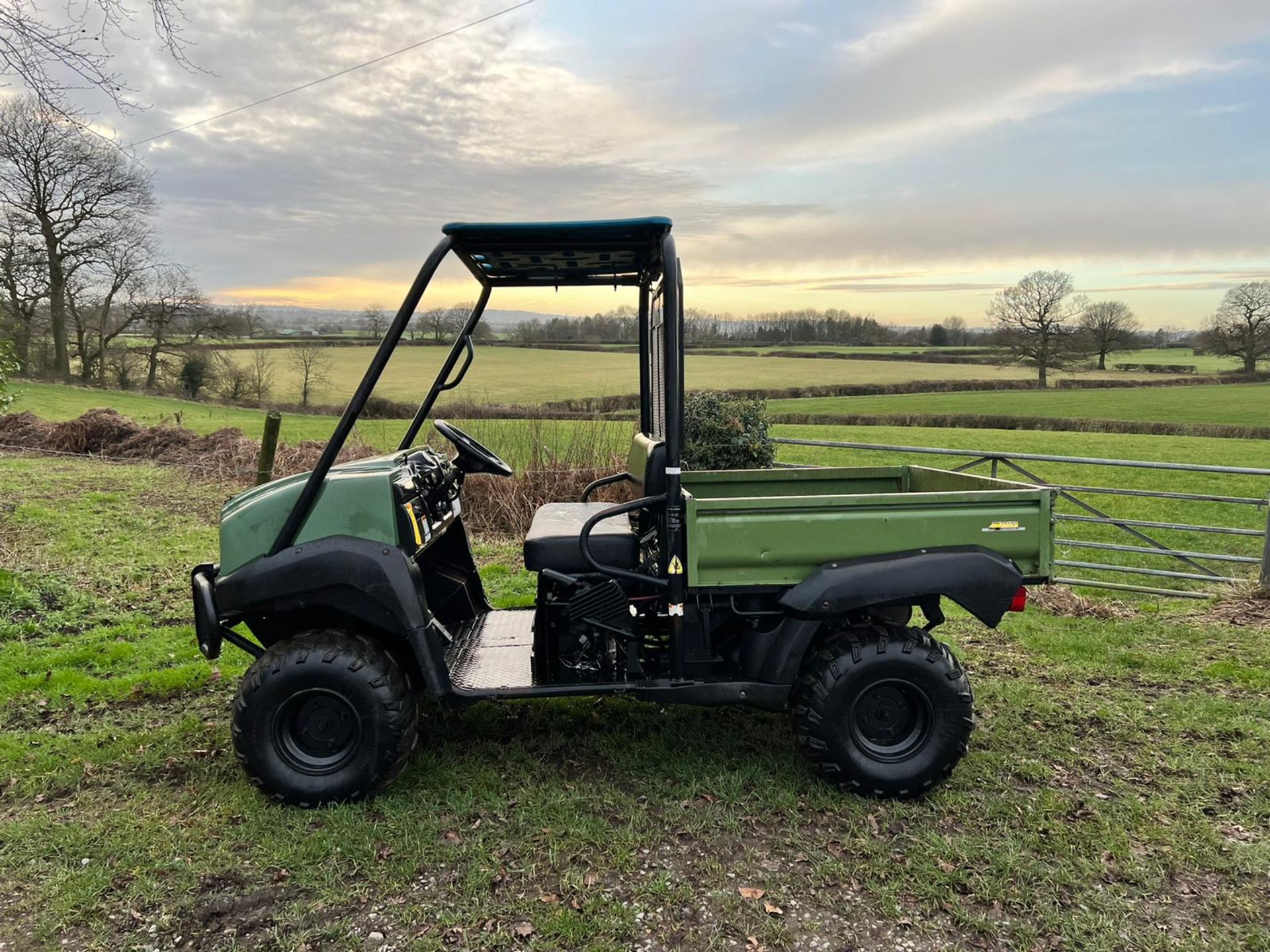 2014/64 KAWASAKI MULE 4010 4WD BUGGI, RUNS AND DRIVES, SHOWING A LOW 2978 HOURS *PLUS VAT* - Image 4 of 14