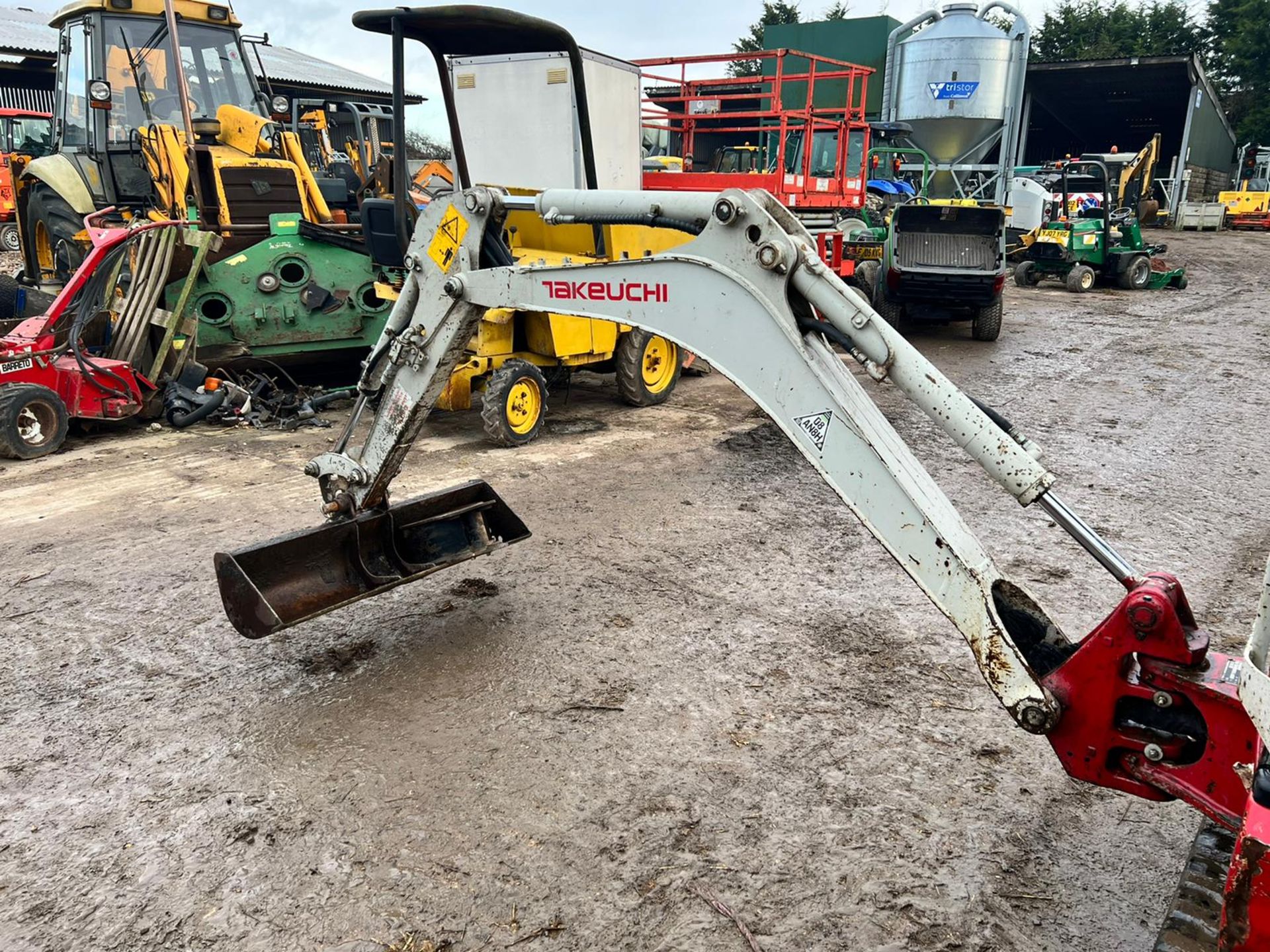 2015 TAKEUCHI TB215R 1.5 TON MINI DIGGER, RUNS DRIVES AND WORKS, 2 BUCKETS *PLUS VAT* - Image 12 of 22