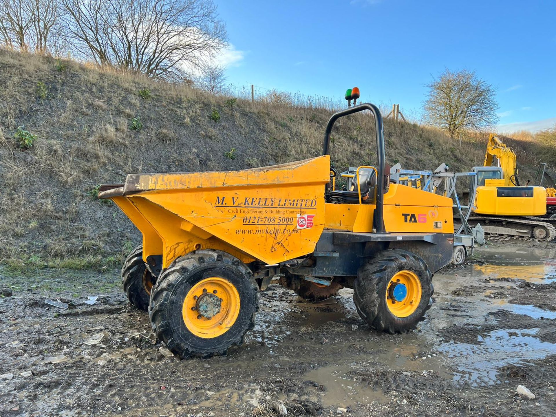 2017 MECALAC TA6 4WD 6 TON DUMPER, RUSN DRIVES AND TIPS, SHOWING A LOW 1273 HOURS *PLUS VAT* - Image 4 of 12