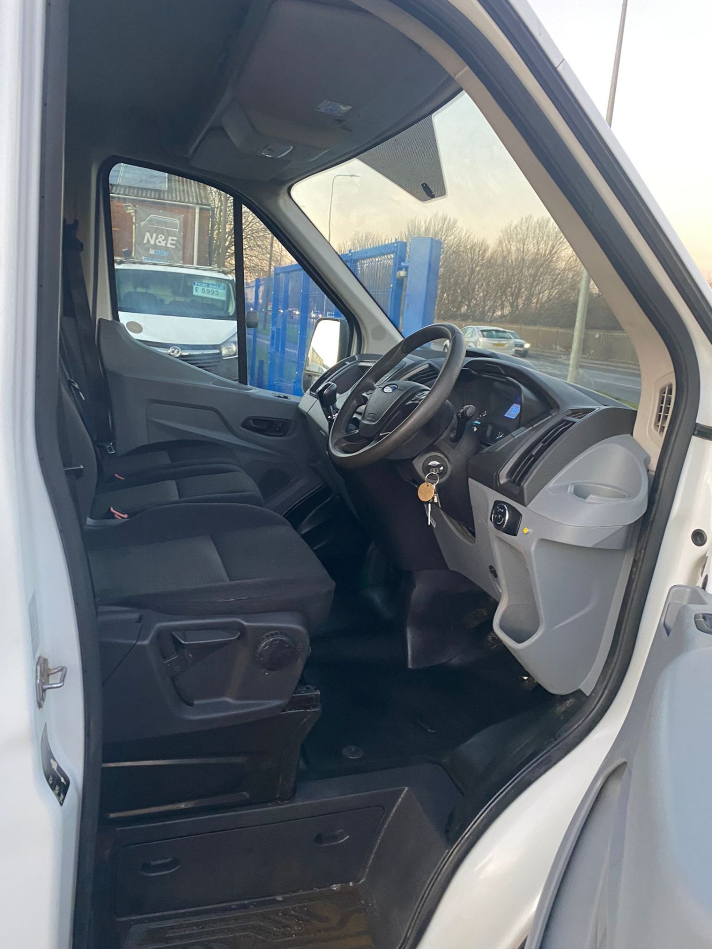 2017/66 FORD TRANSIT 350 2.0 EURO 6, 88K MILES WITH SERVICE HISTORY, ULEX COMPLIANT *PLUS VAT* - Image 9 of 11