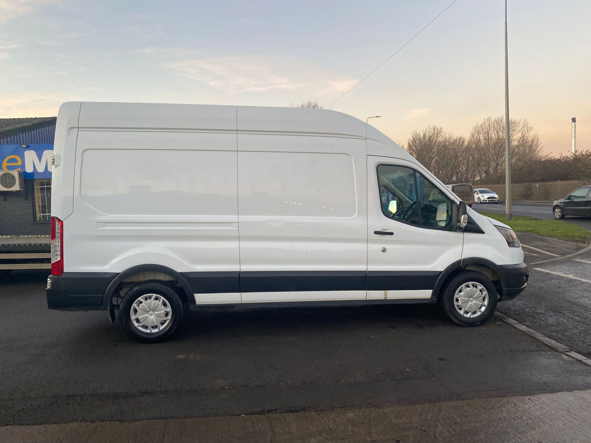 2017/66 FORD TRANSIT 350 2.0 EURO 6, 88K MILES WITH SERVICE HISTORY, ULEX COMPLIANT *PLUS VAT* - Image 6 of 11