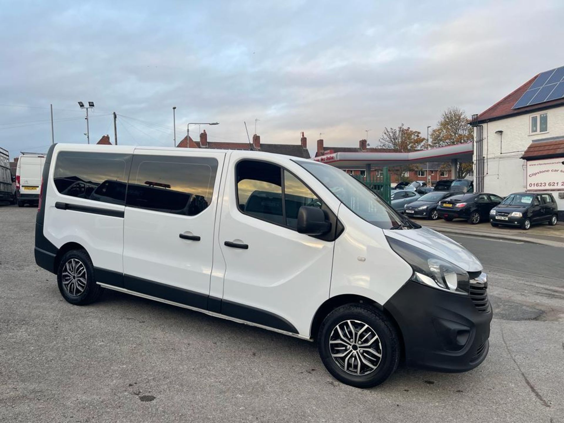 2015 VAUXHALL VIVARO CDTI WHITE 9 SEATER MPV, 1.6 DIESEL ENGINE, 85,736 MILES *NO VAT*