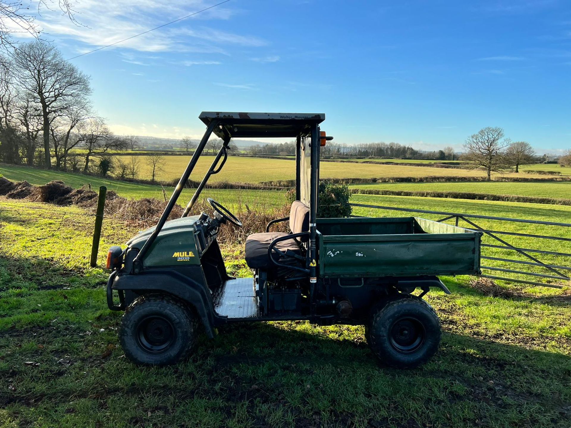 KAWASAKI MULE 3010 4WD BUGGI, RUNS AND DRIVES, SHOWING A LOW 2256 HOURS, ROAD REGISTERED *PLUS VAT* - Image 5 of 13