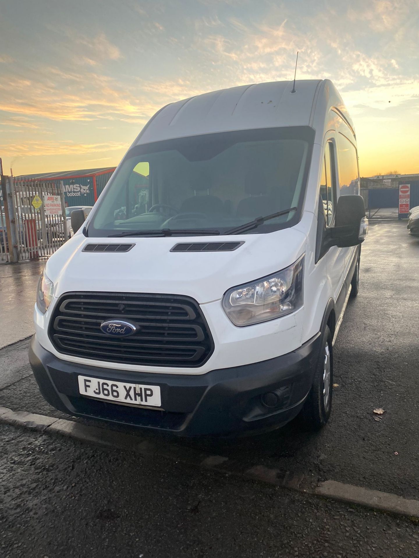 2017/66 FORD TRANSIT 350 2.0 EURO 6, 88K MILES WITH SERVICE HISTORY, ULEX COMPLIANT *PLUS VAT* - Image 2 of 11