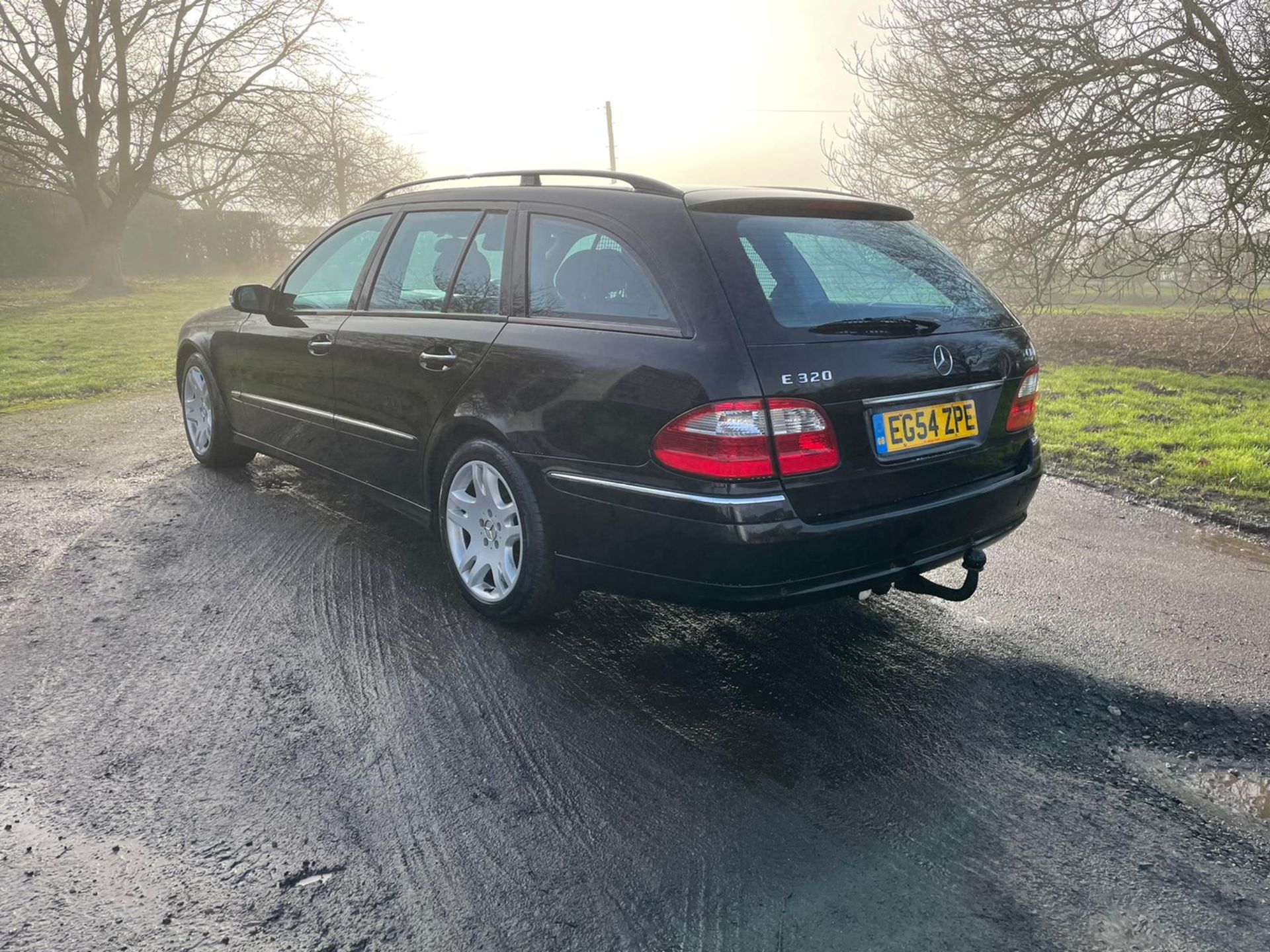 2004/54 MERCEDES E320 CDI AVANTGARDE BLACK ESTATE, 143,777 MILES, 3222cc DIESEL ENGINE *NO VAT* - Image 5 of 16