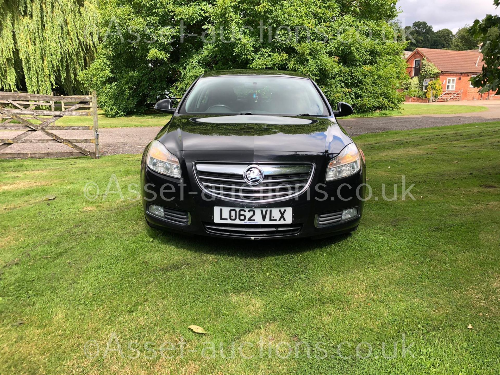 2013 VAUXHALL INSIGNIA SRI NAV CDTI BLACK 5 DOOR HATCHBACK, 156,438 MILES WITH FSH, 2.0 DIESEL - Image 2 of 16