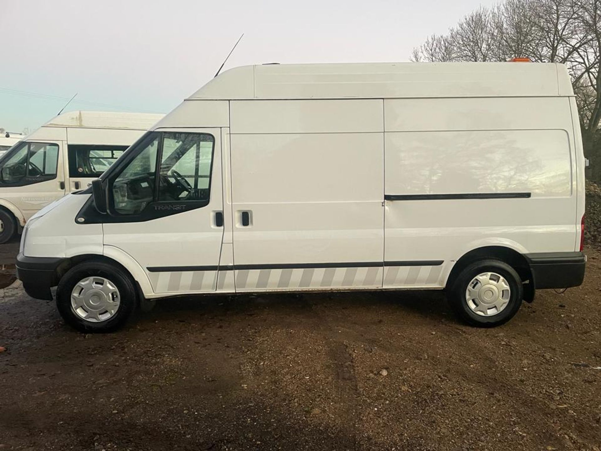 2011/61 FORD TRANSIT 125 T350 TREND FWD LWB HIGH TOP PANEL VAN, 92K MILES, REAR HIAB CRANE FITTED - Image 4 of 12