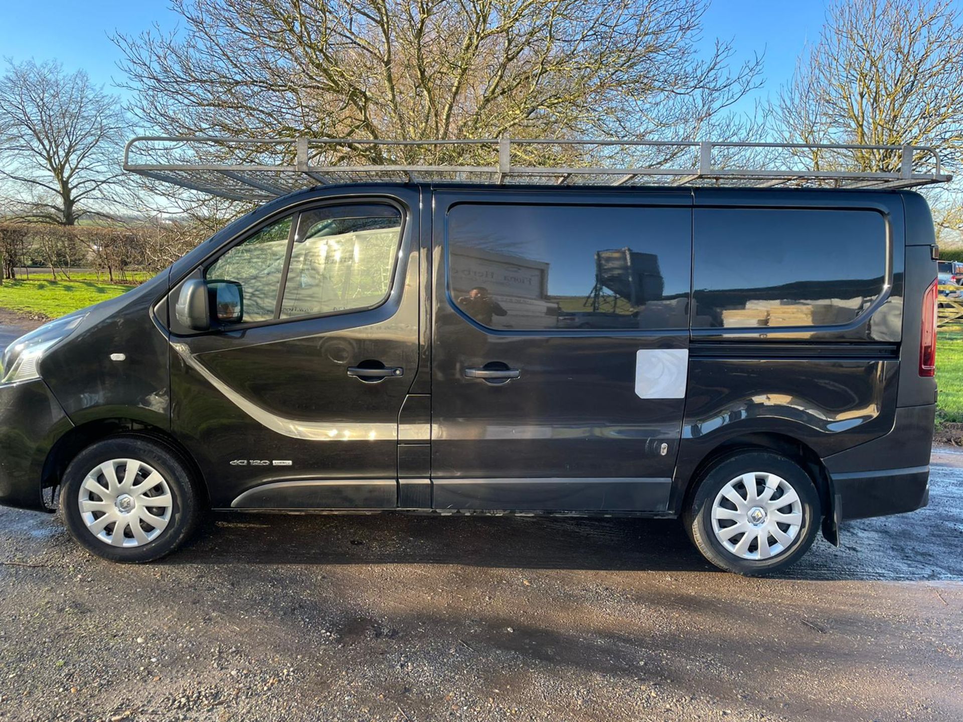 2015 RENAULT TRAFIC SL27 BUSINESS ENERGYDCI BLACK PANEL VAN, 114,679 MILES *NO VAT* - Image 4 of 13