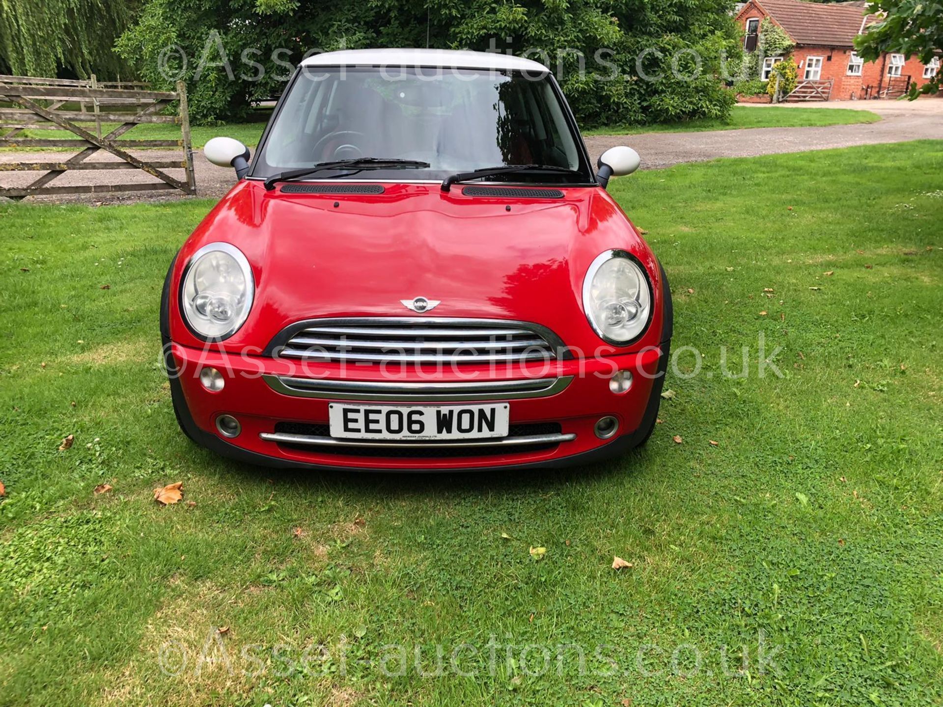 2006 MINI COOPER RED 3 DOOR HATCHBACK, 1.6 PETROL ENGINE, 113,523 MILES *NO VAT* - Image 2 of 12