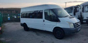 2006 FORD TRANSIT 15 SEATER WHITE MINIBUS, 2.4 DIESEL ENGINE, 142,701 MILES *NO VAT*