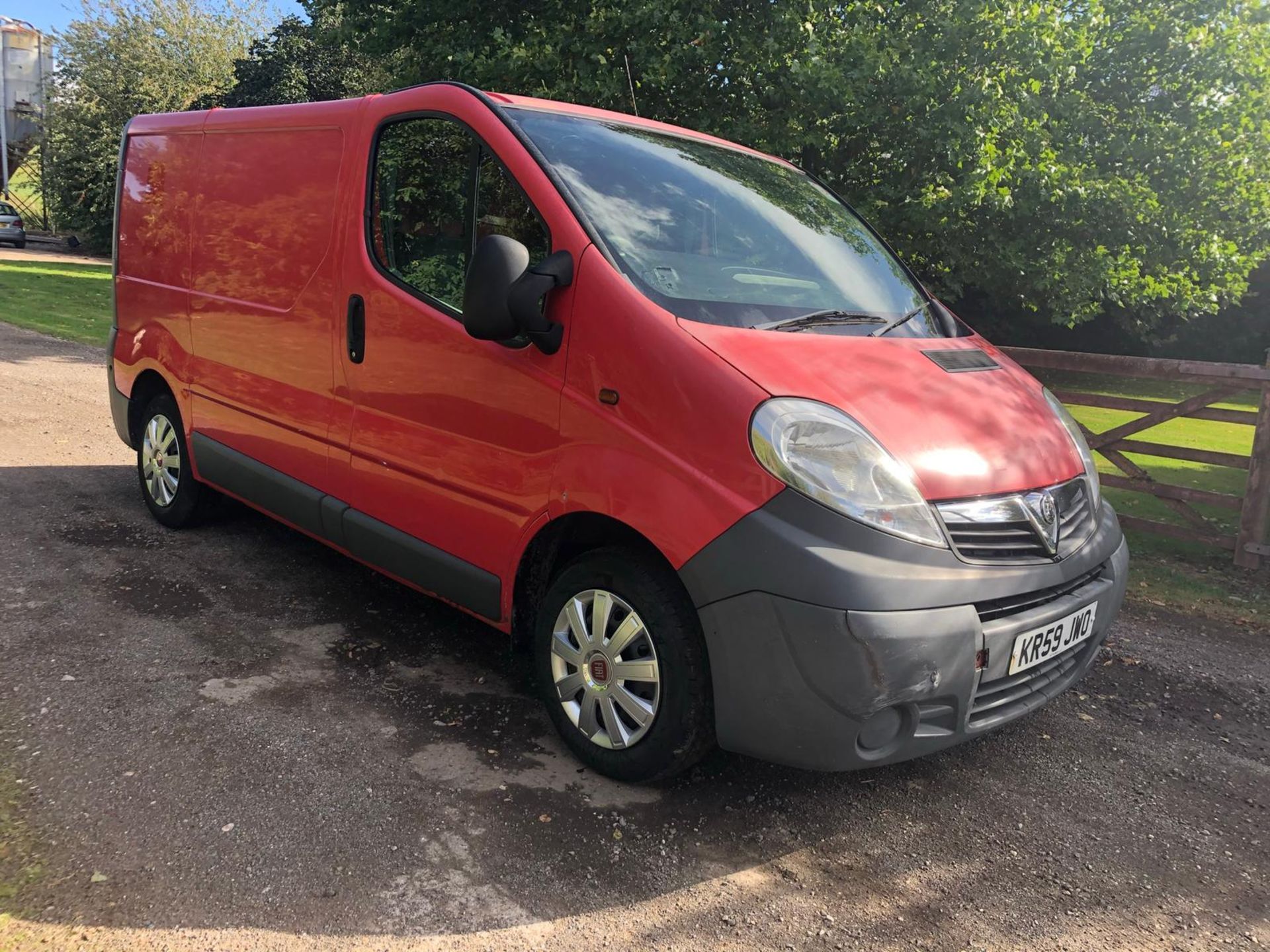 2009/59 VAUXHALL VIVARO 2700 CDTI SWB RED PANEL VAN, 154,370 MILES, 2.0 DIESEL *PLUS VAT*