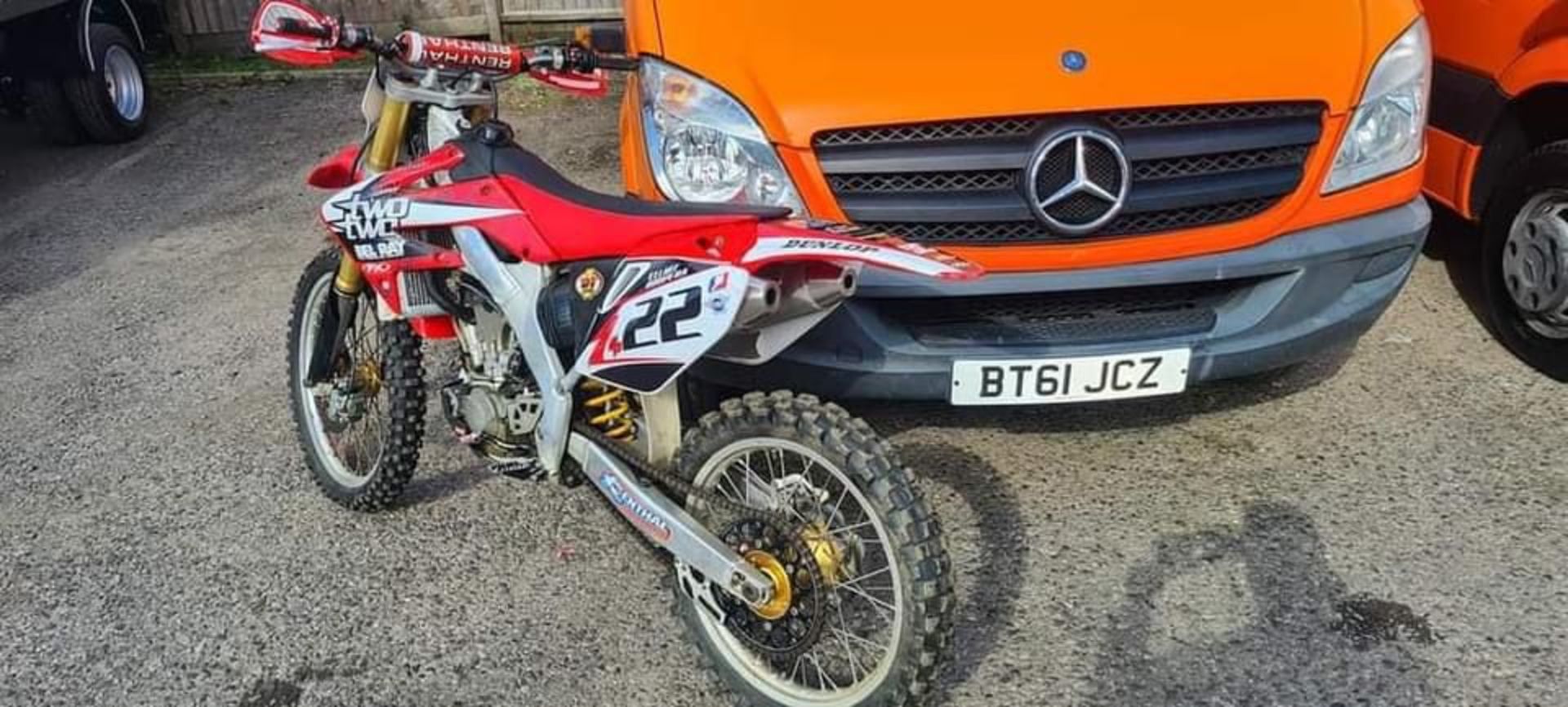 2007 HONDA CRF 250 TWIN PIPE MOTORCYCLE, VERY CLEAN LOOKED AFTER BIKE FOR ITS AGE *NO VAT* - Image 3 of 4