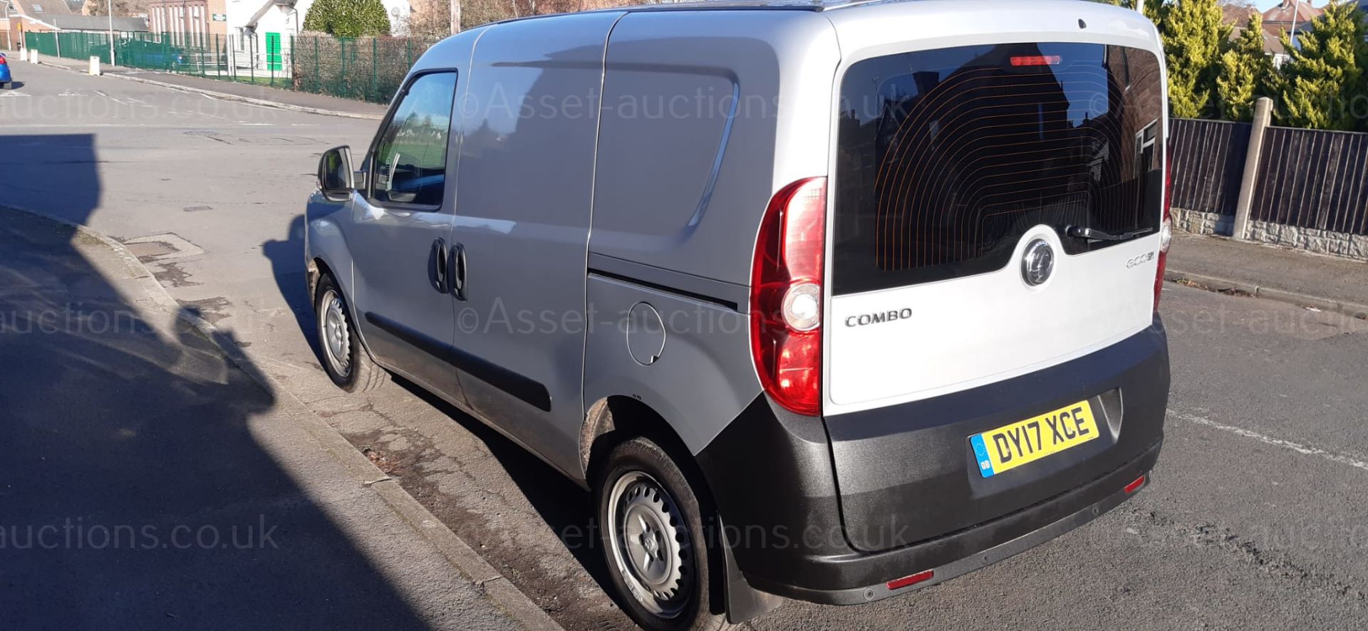 2017 VAUXHALL COMBO 2300 CDTI ECOFLEX S/S SILVER PANEL VAN, 102K MILES *PLUS VAT* - Image 3 of 12