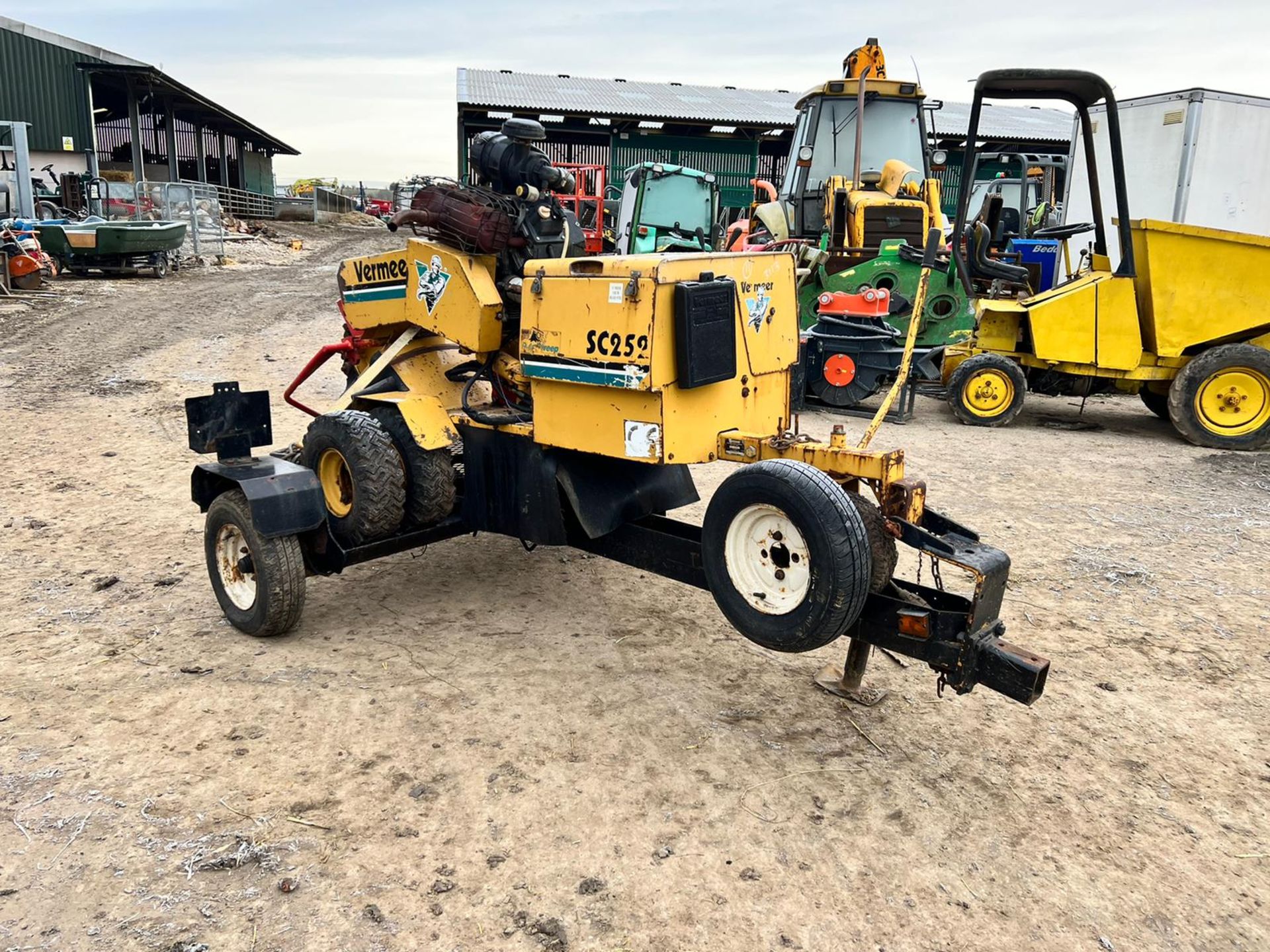 VERMEER SC252 TWIN WHEELED STUMP FRINDER WITH SINGLE AXLE TRAILER, 1885 HOURS *PLUS VAT* - Image 10 of 17