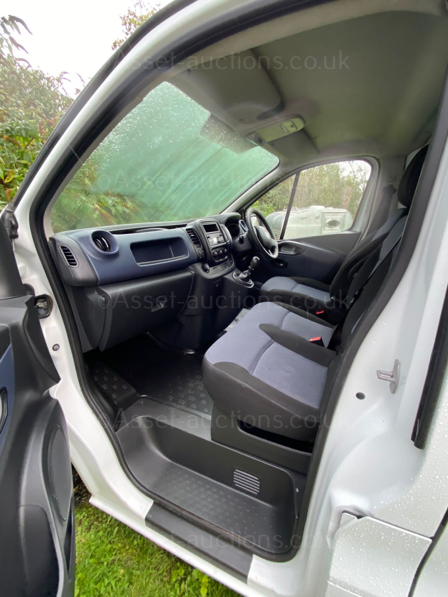 2015 VAUXHALL VIVARO 2700 CDTI WHITE PANEL VAN, 127,726 MILES, 1.6 DIESEL ENGINE *NO VAT* - Image 5 of 15