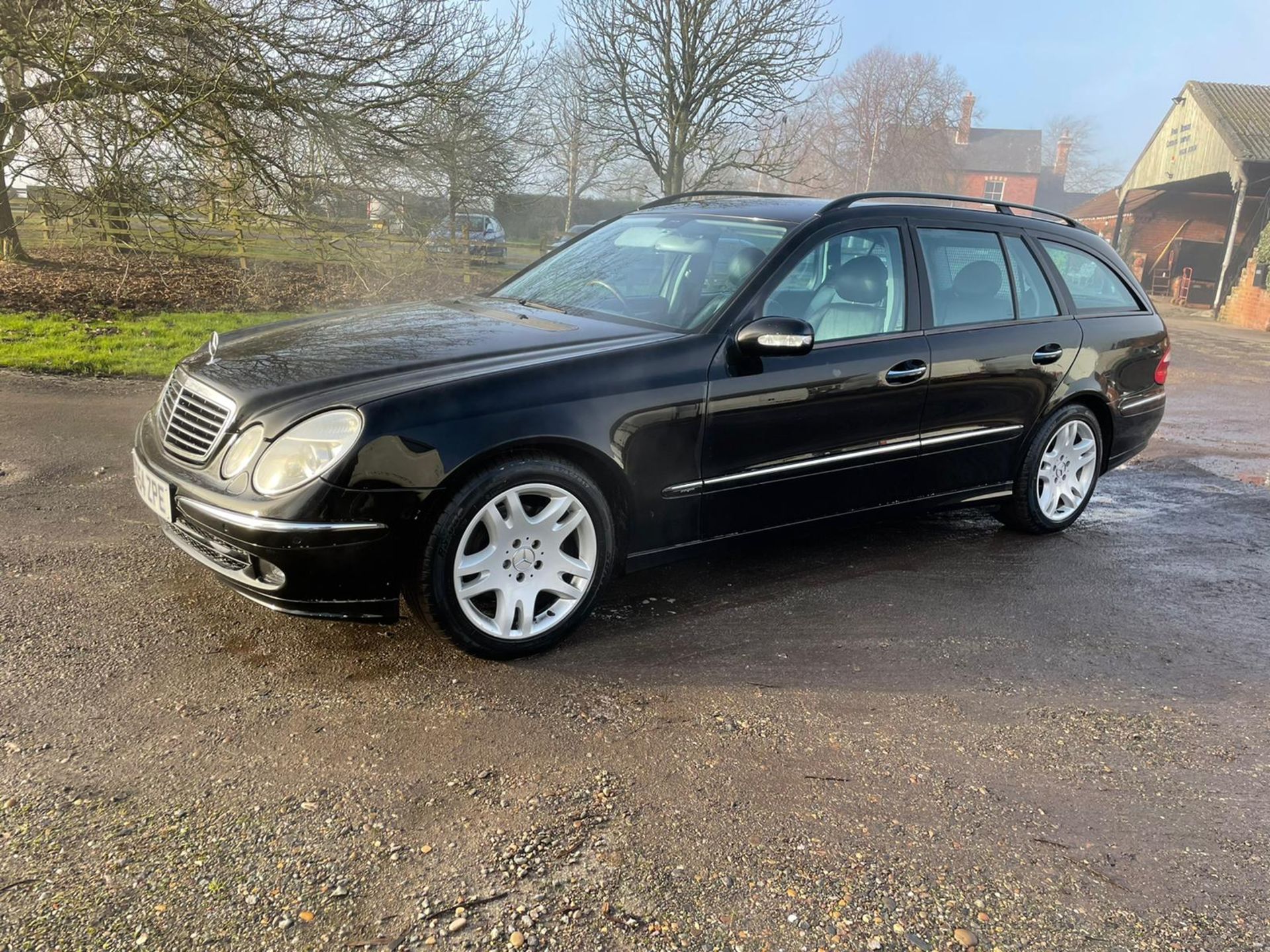 2004/54 MERCEDES E320 CDI AVANTGARDE BLACK ESTATE, 143,777 MILES, 3222cc DIESEL ENGINE *NO VAT* - Image 3 of 16