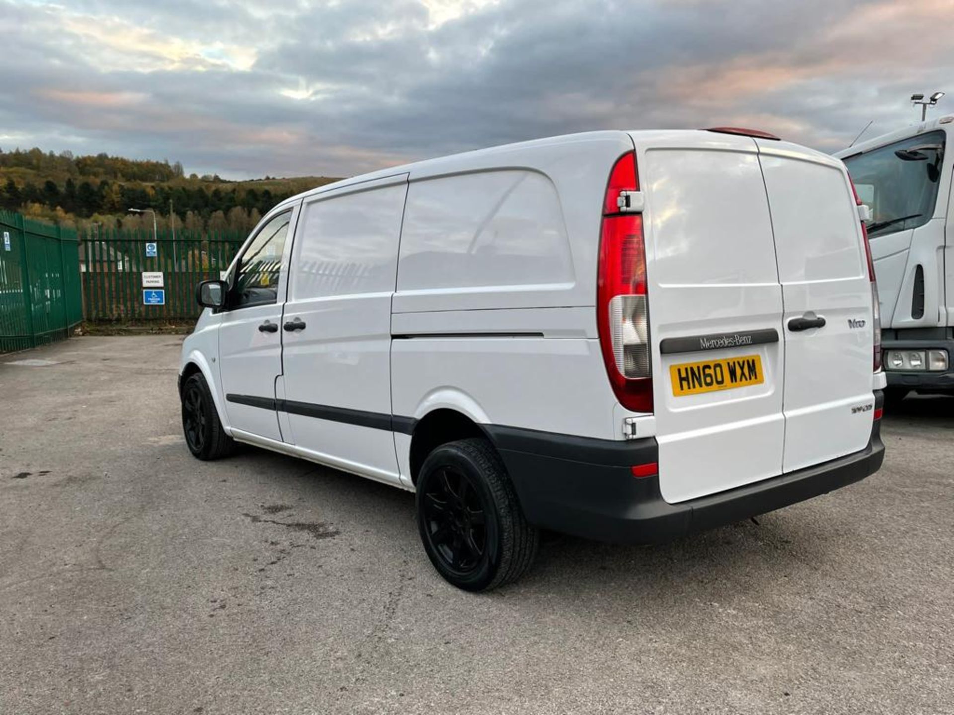 2010 MERCEDES VITO 109 CDI LONG WHITE PANEL VAN, 2148cc DIESEL ENGINE *NO VAT* - Image 5 of 16